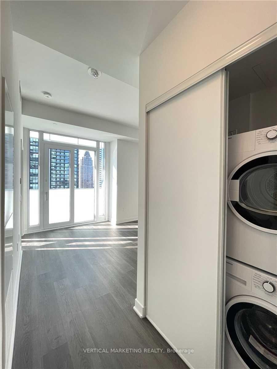 1 Bedroom Condo at 3900 Confederation, Mississauga For sale
