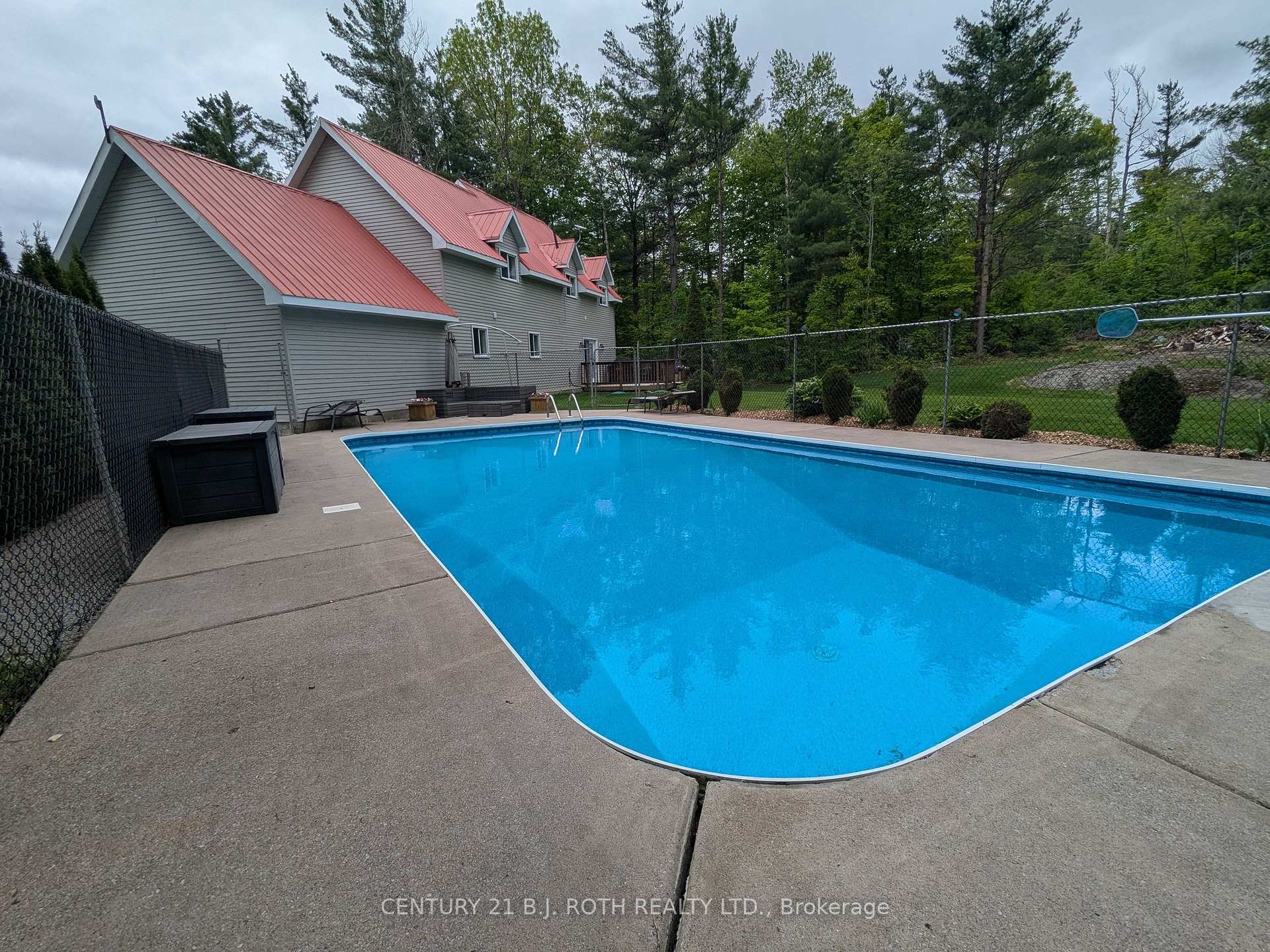 1572 Laughlin Falls Road ; MLS ID: S12099329