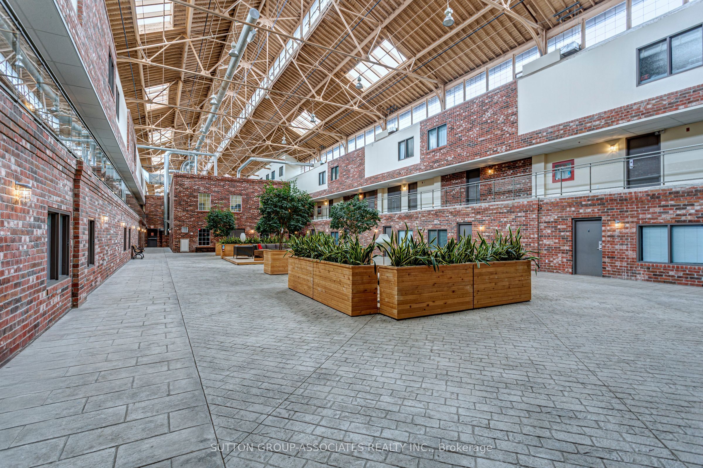 1100 Lansdowne Avenue, #333