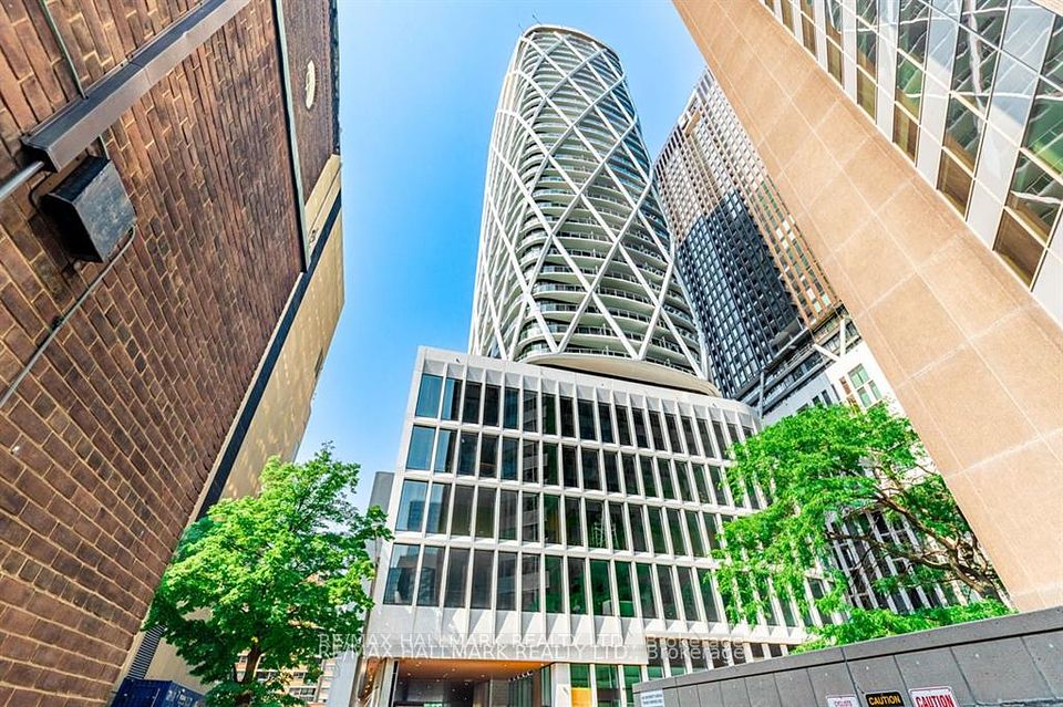 230 Simcoe