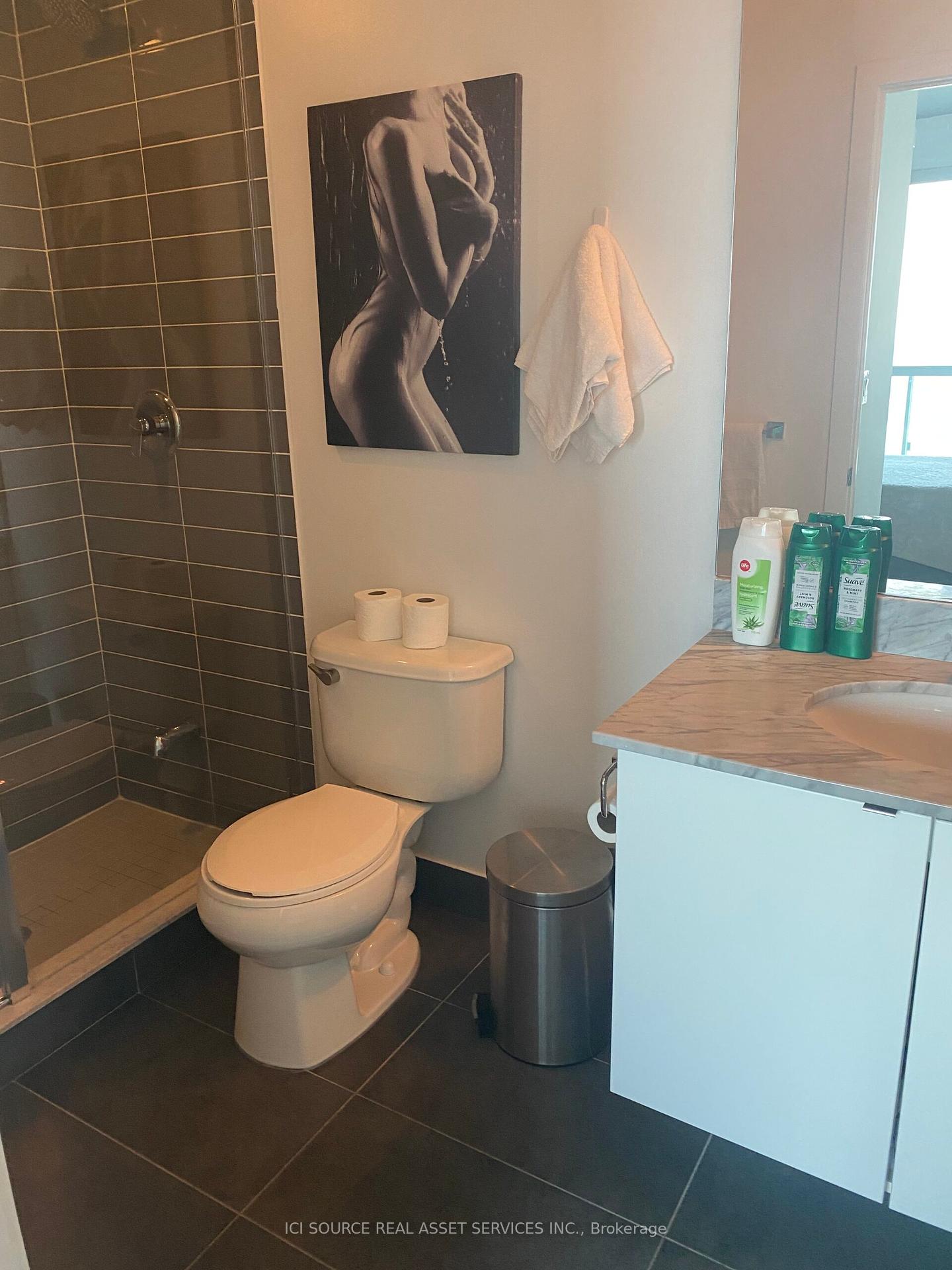 3 Bedrooms Condo at 150 East Liberty, Toronto For sale