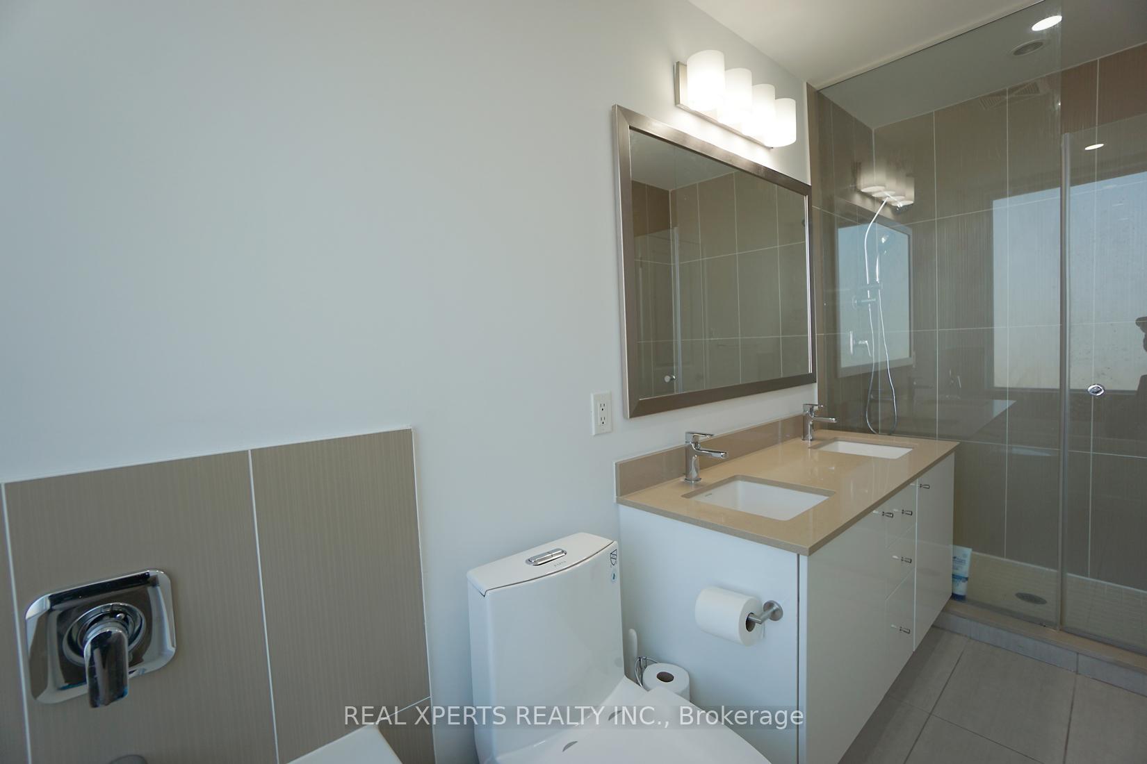 4 Bedrooms Condo at 90 Little Creek,  Mississauga For sale