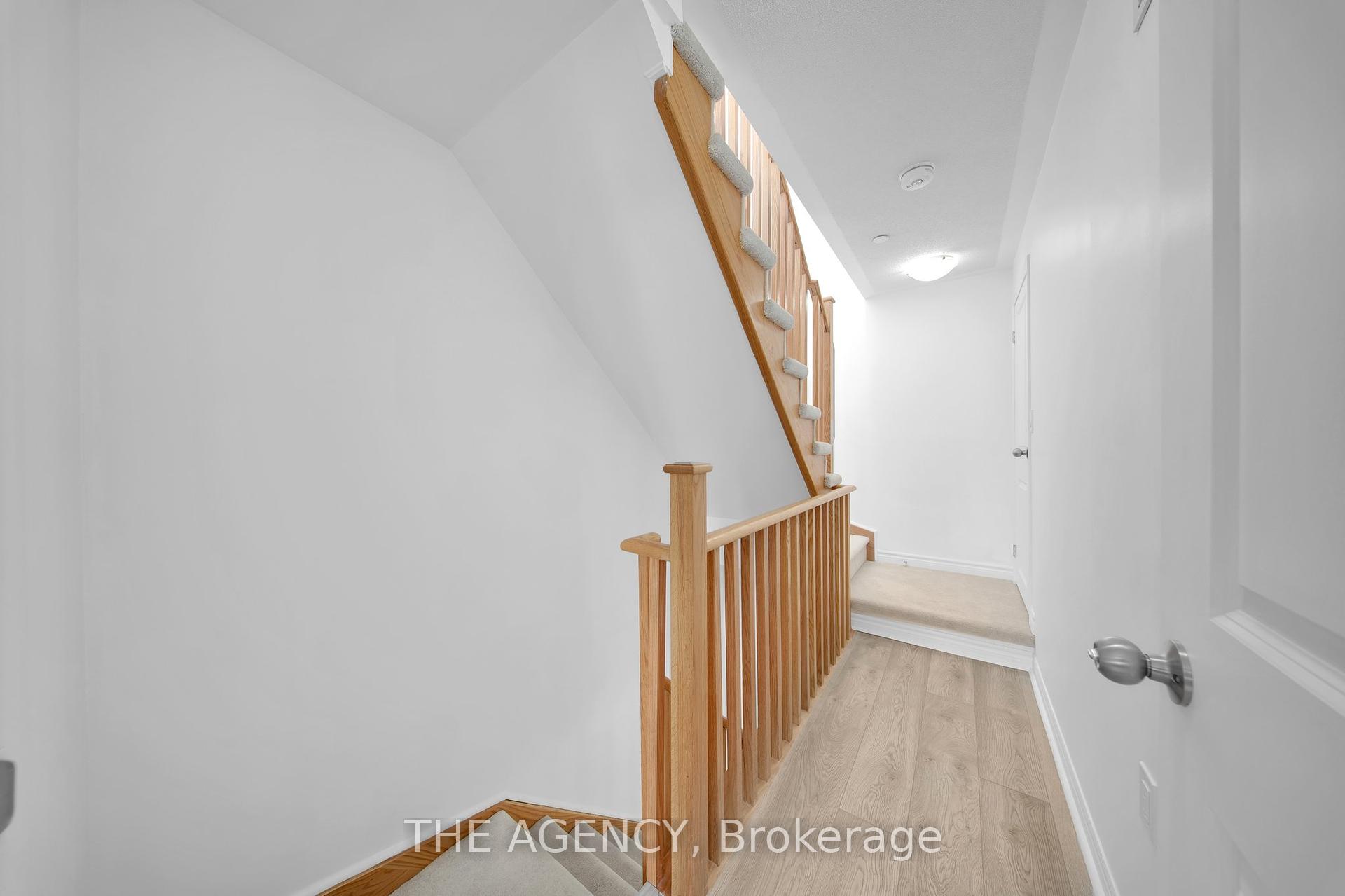 3 Bedrooms Condo at 1155 Stroud, Mississauga For sale