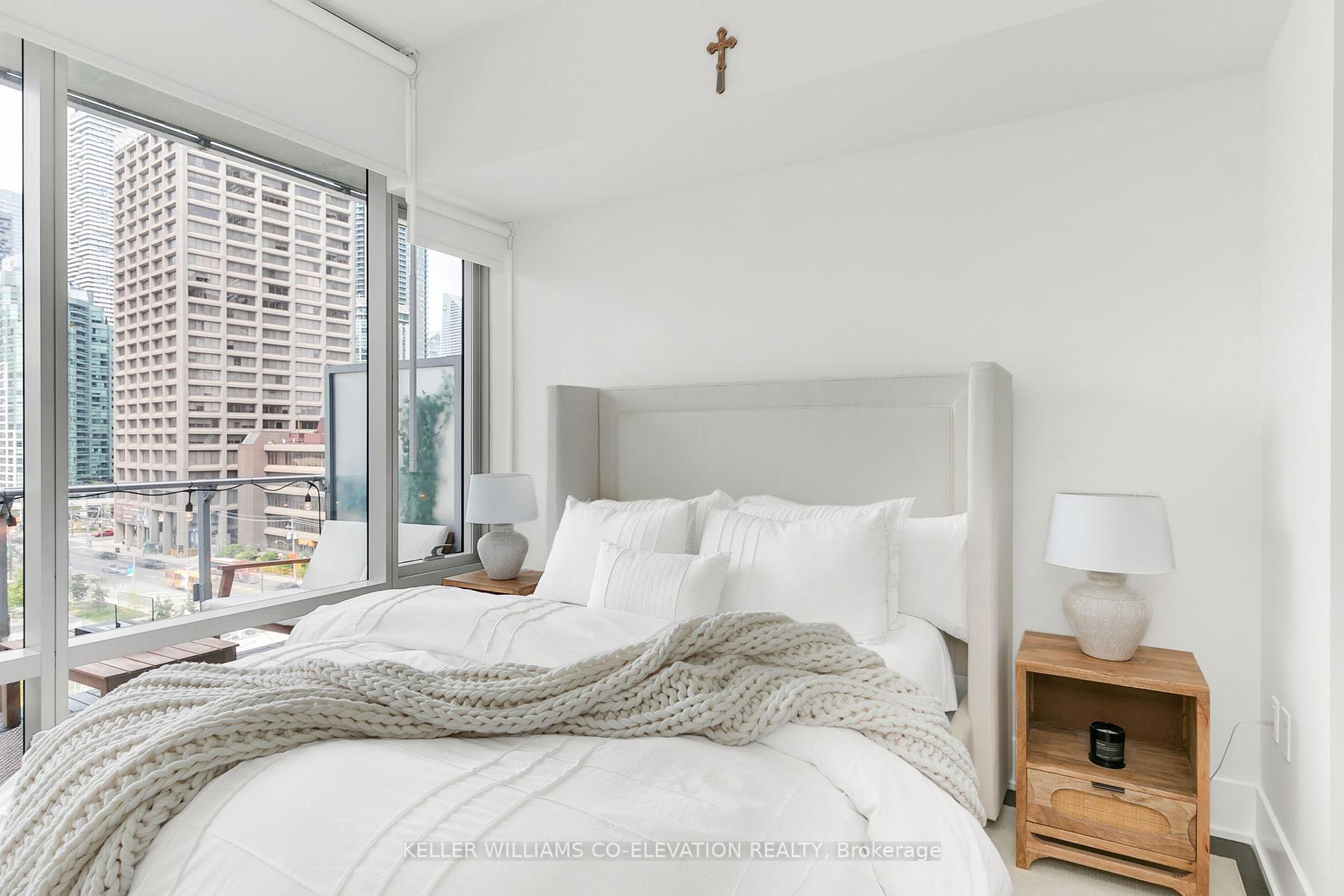 2 Bedrooms Condo at 39 Queens, Toronto For sale