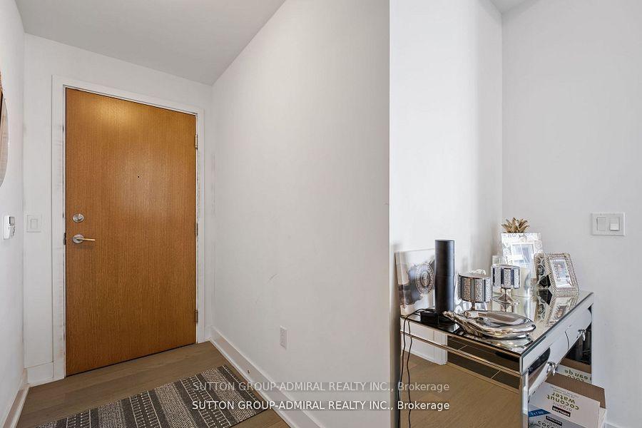 2 Bedrooms Condo at 30 Shore Breeze,  Toronto For sale