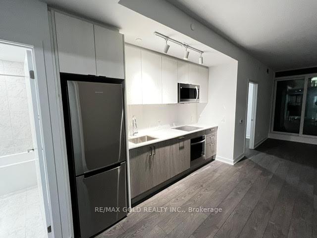 3 Bedrooms Condo at 1928 Lakeshore, Toronto For sale