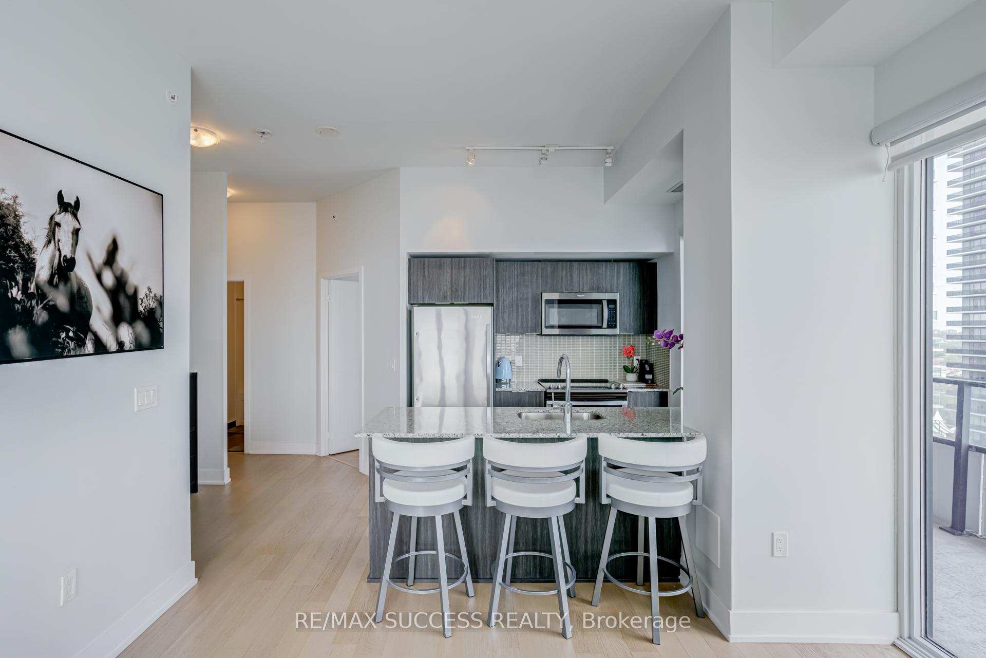 3 Bedrooms Condo at 20 Shore breeze, Toronto For sale