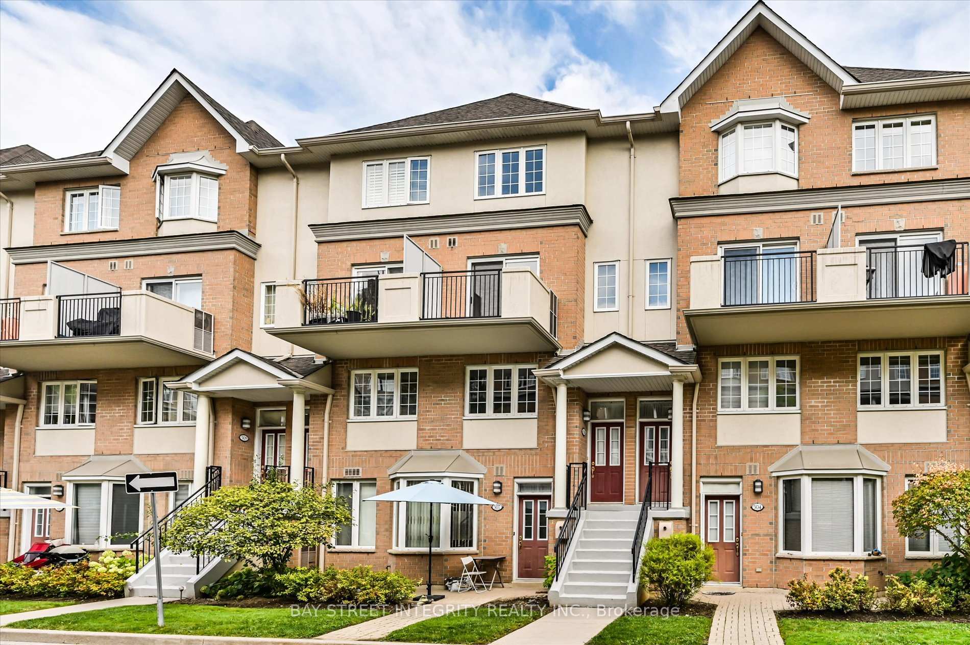 3 Bedrooms Condo at 506 Grandview, Toronto For sale