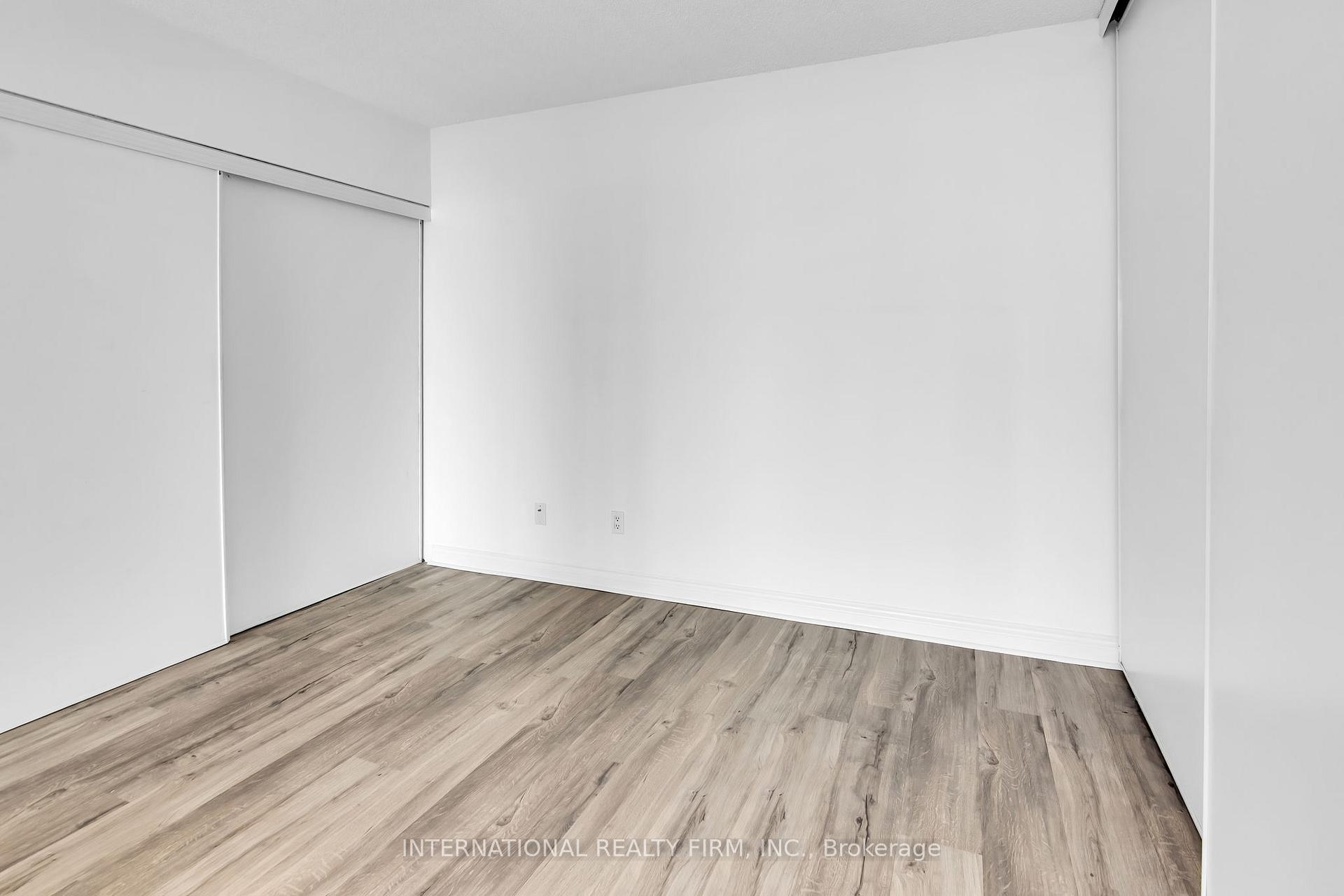 1 Bedroom Condo at 1 Palace Pier, Toronto For sale