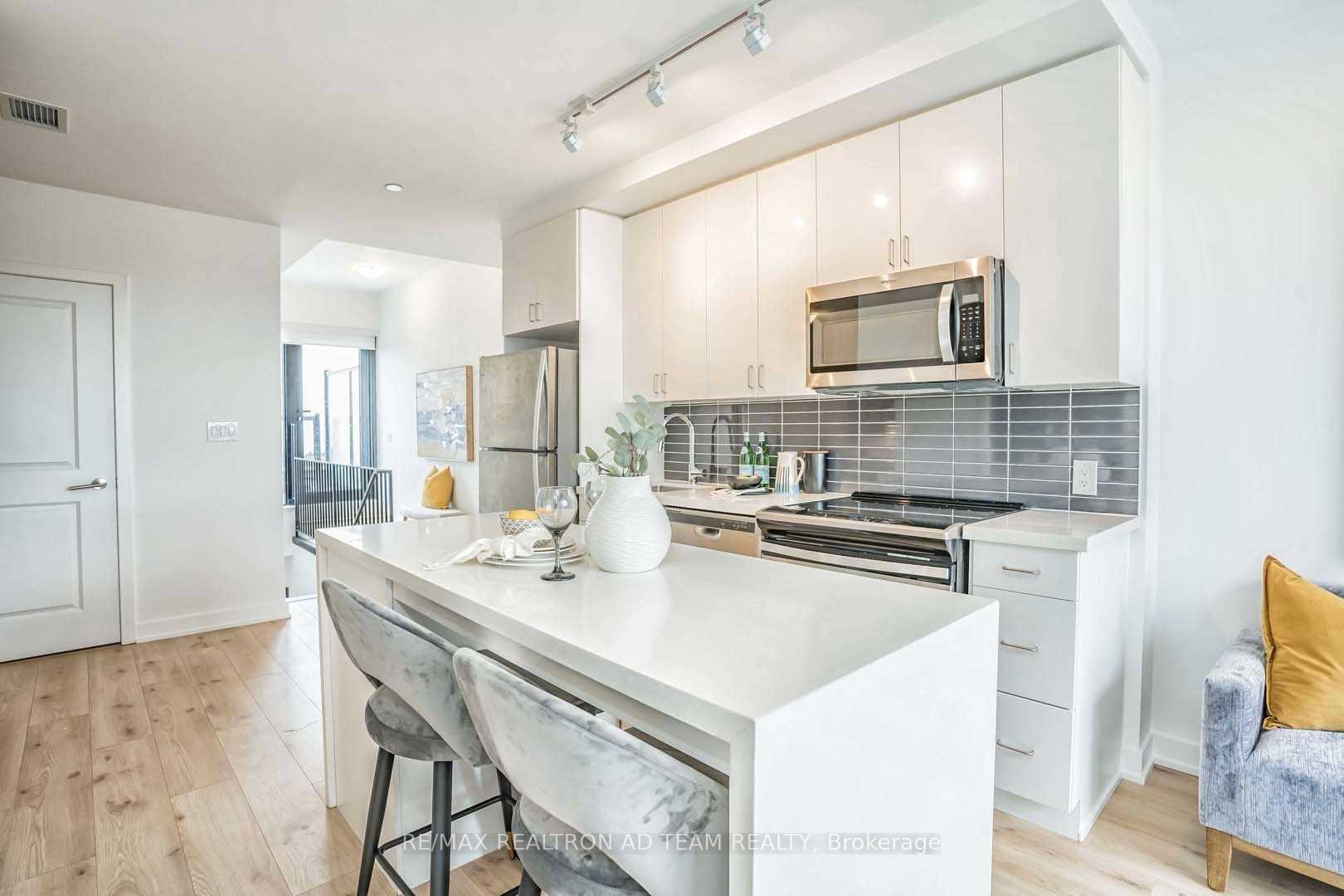 3 Bedrooms Condo at 2799 Kingston,  Toronto For sale