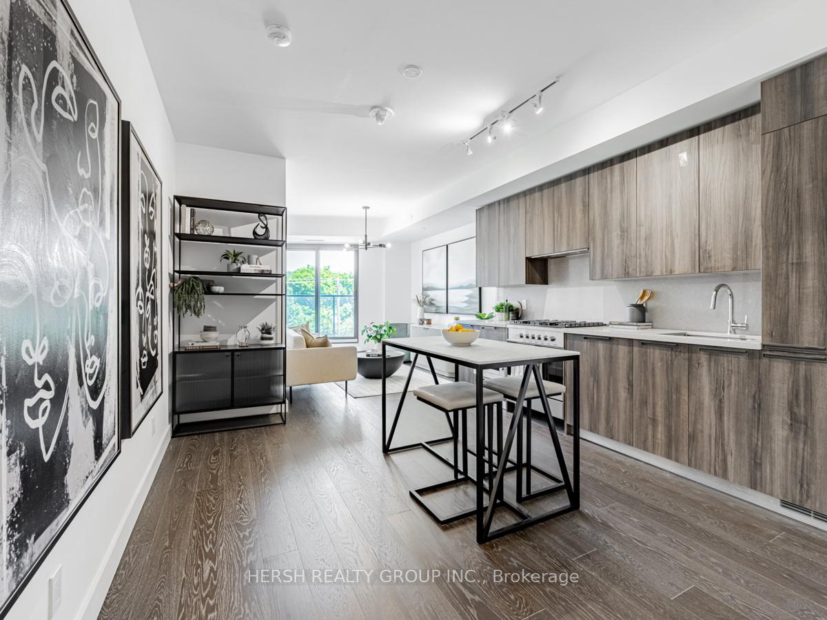 2 Bedrooms Condo at 160 Kingsway,  Toronto For sale