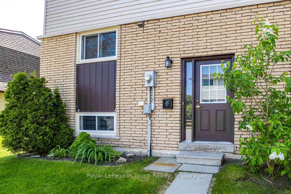 #4 - 233 Innisfil Street, Barrie, ON L4N 3E9