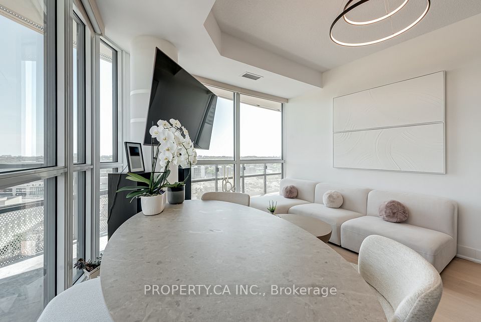 #1009 - 99 The Donway, Toronto, ON M3C 0N8