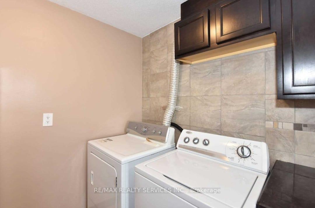 2 Bedrooms Condo at 270 PALMDALE,  Toronto For sale