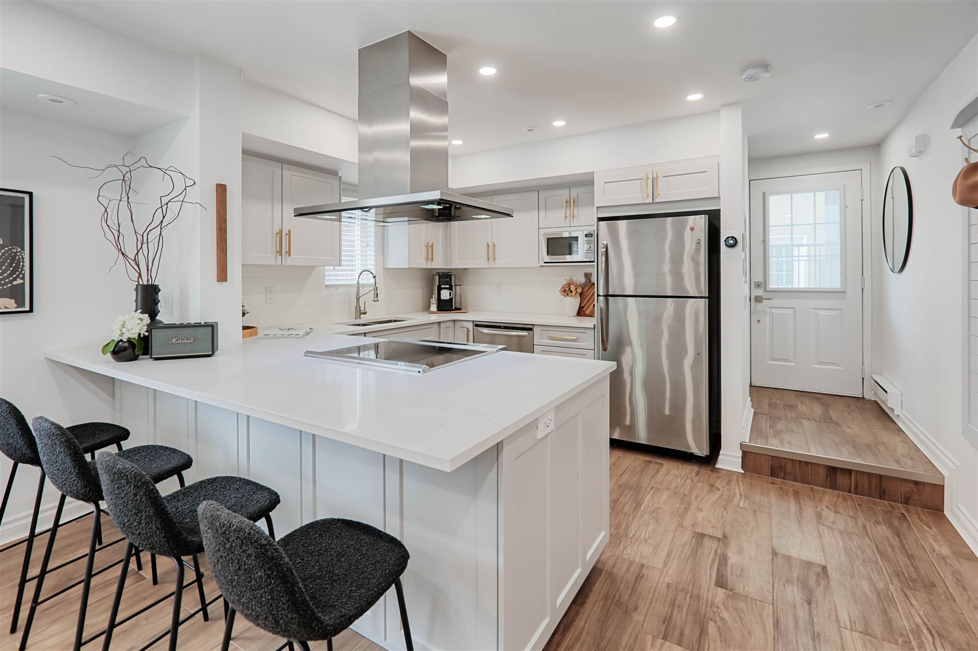 40 Merchant Lane Unit# 113 Toronto C01 Ontario M6P 4J6