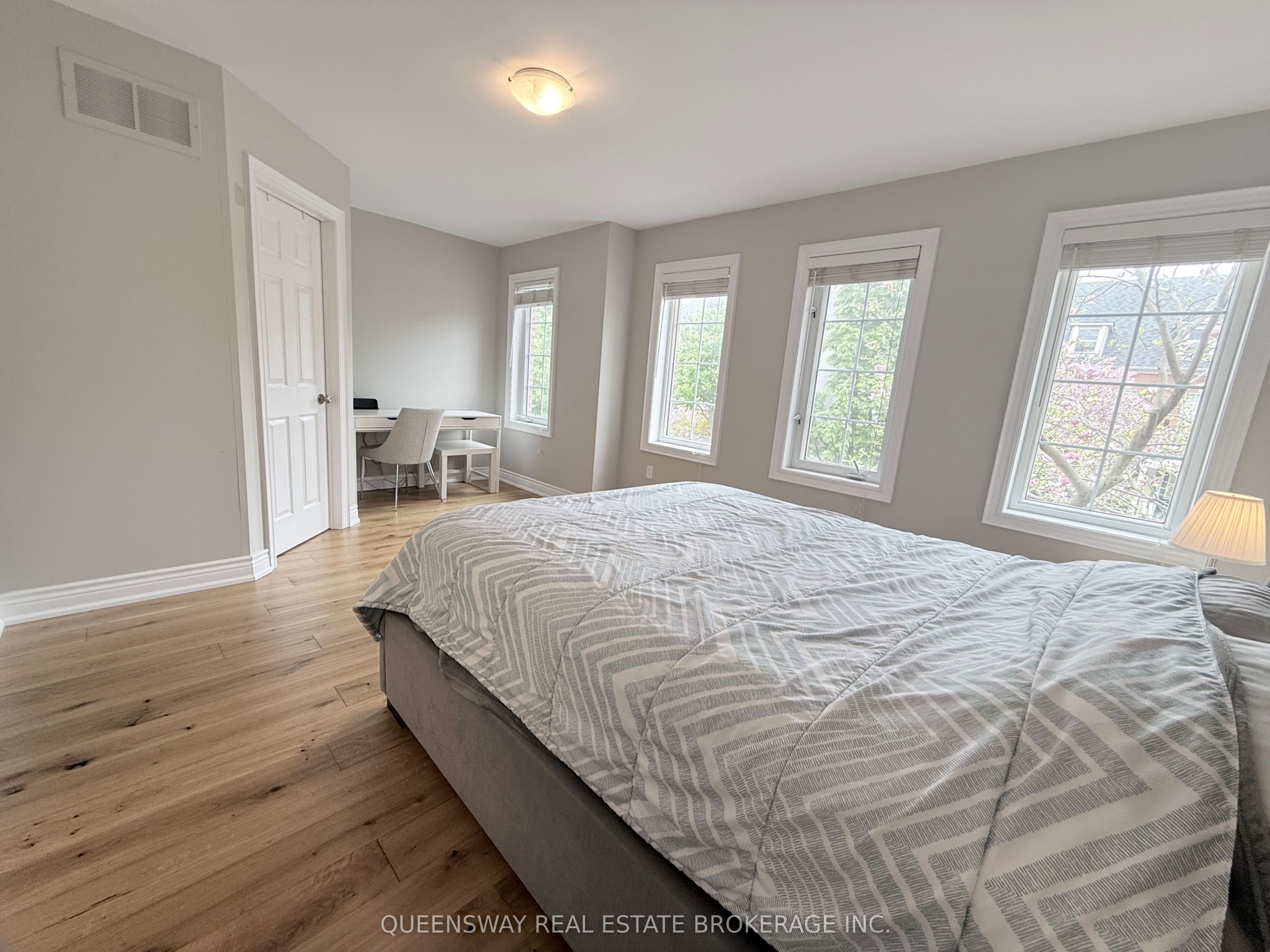 82 Roxton Road