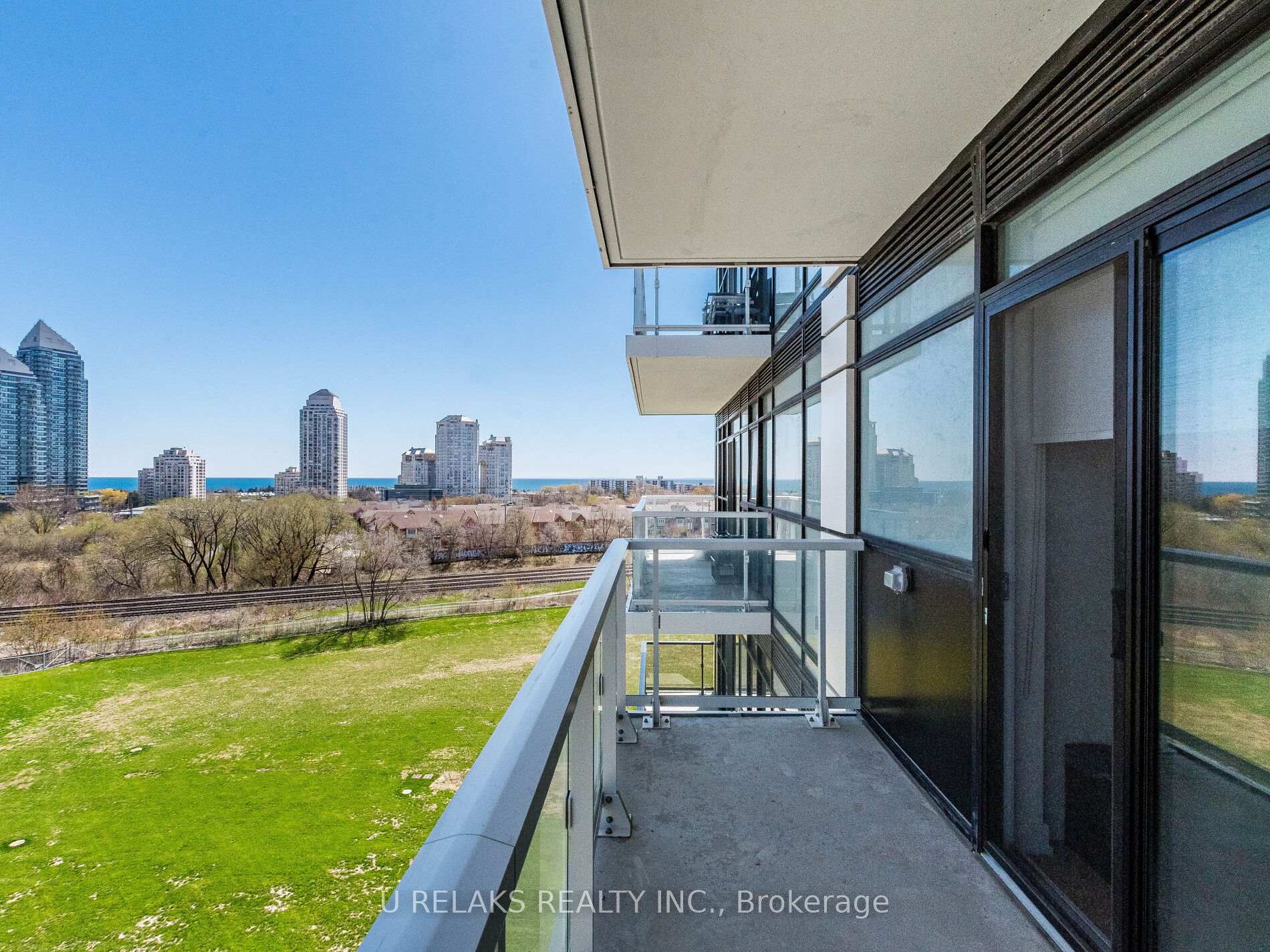 2 Bedrooms Condo at 251 Manitoba,  Toronto For sale