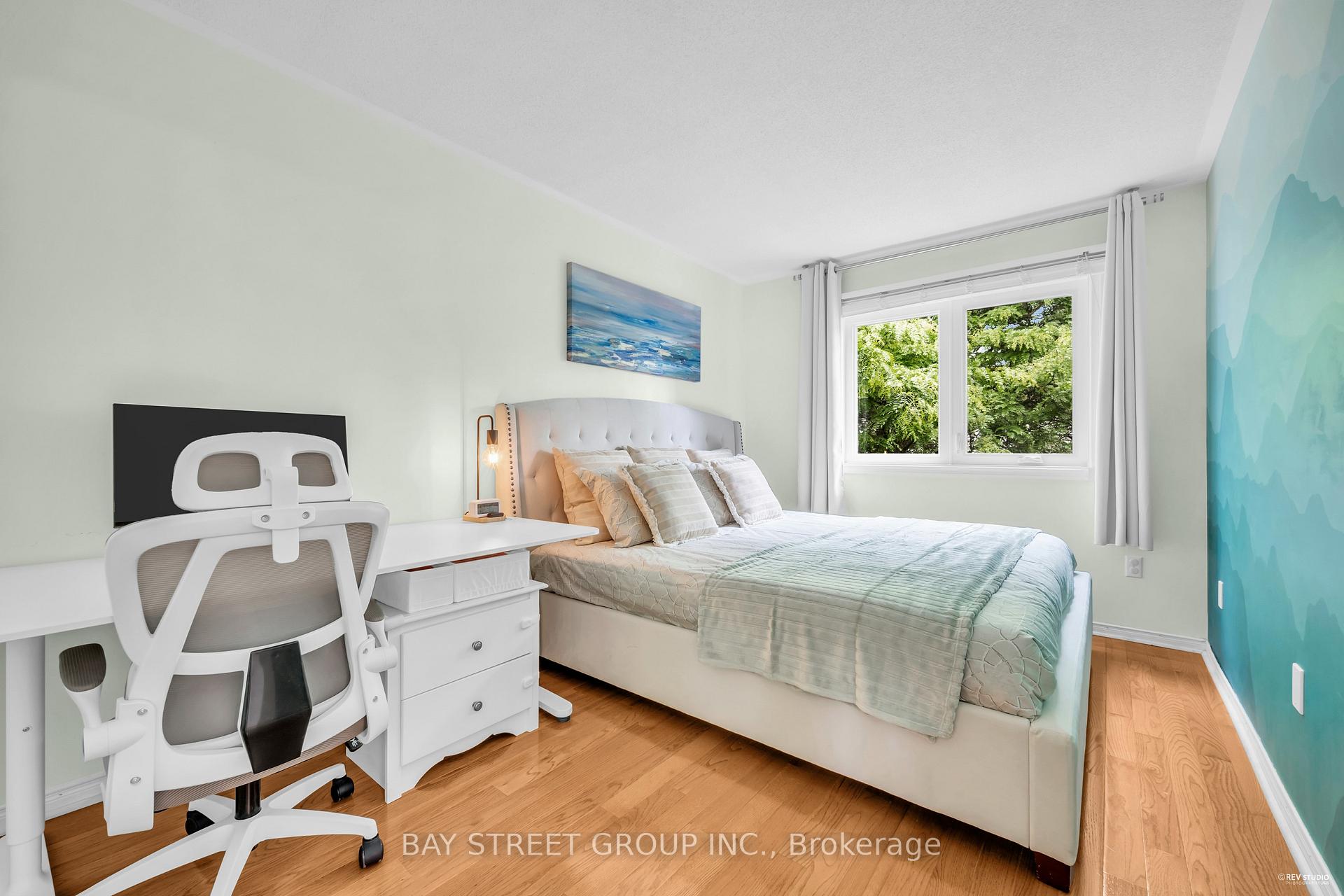 3 Bedrooms Condo at 1240 Westview, Oakville For sale