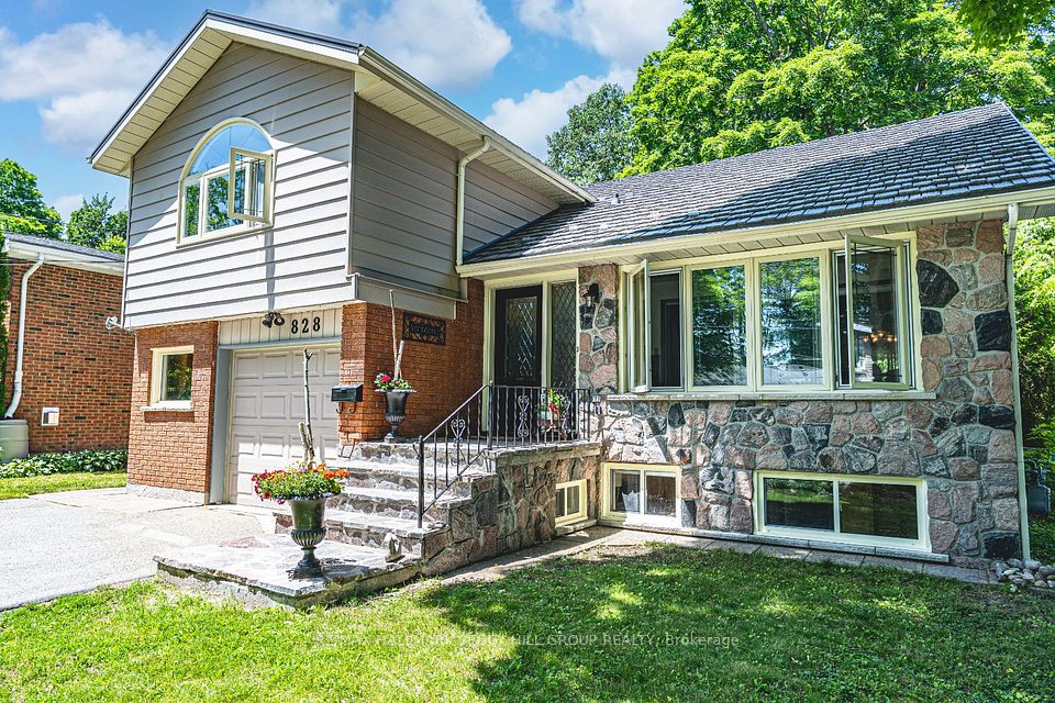 828 Dominion Avenue