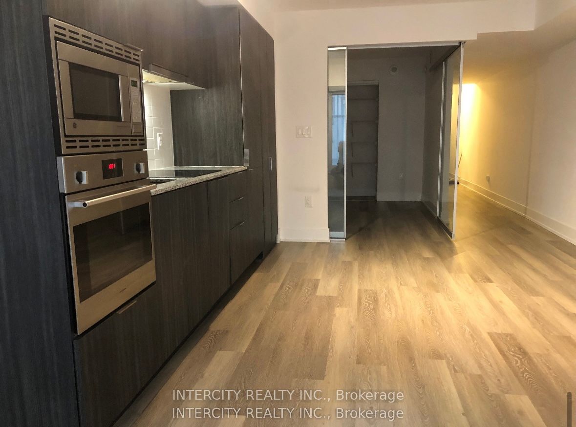 955 Bay Street, #324