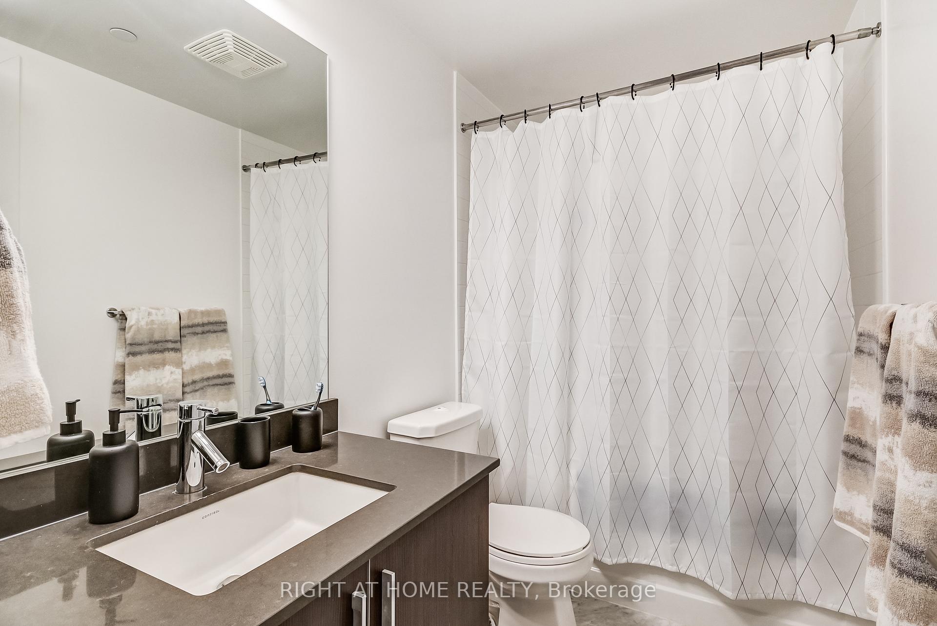 2 Bedrooms Condo at 2212 Lake Shore, Toronto For sale