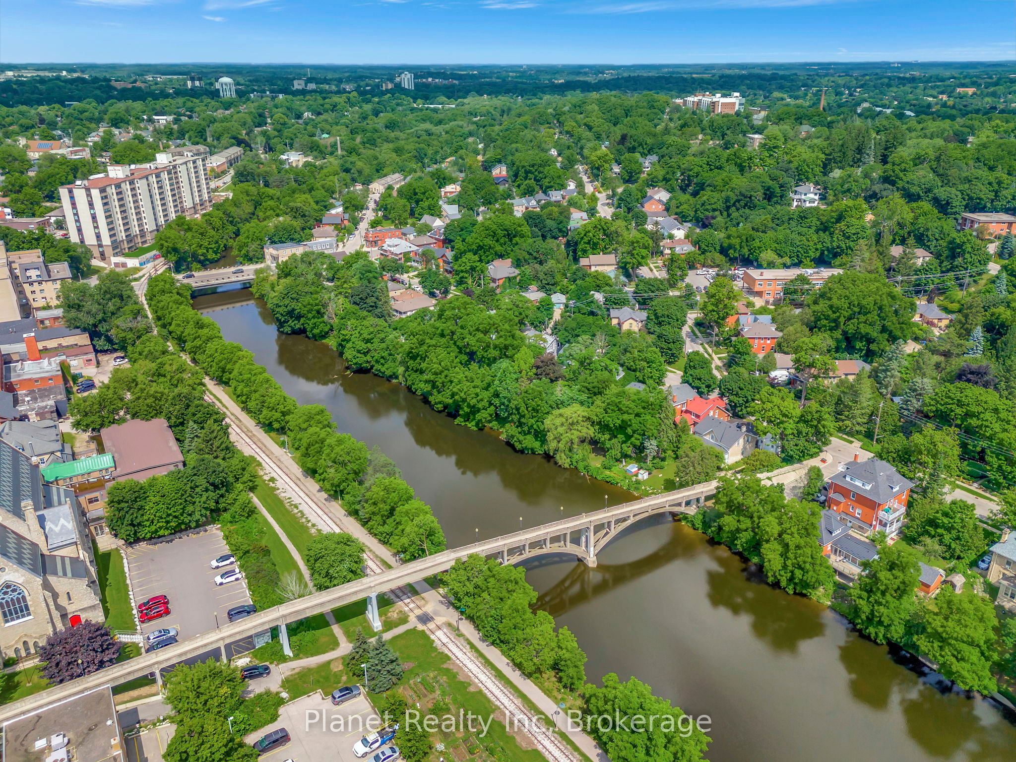 160 Macdonell Street, #906