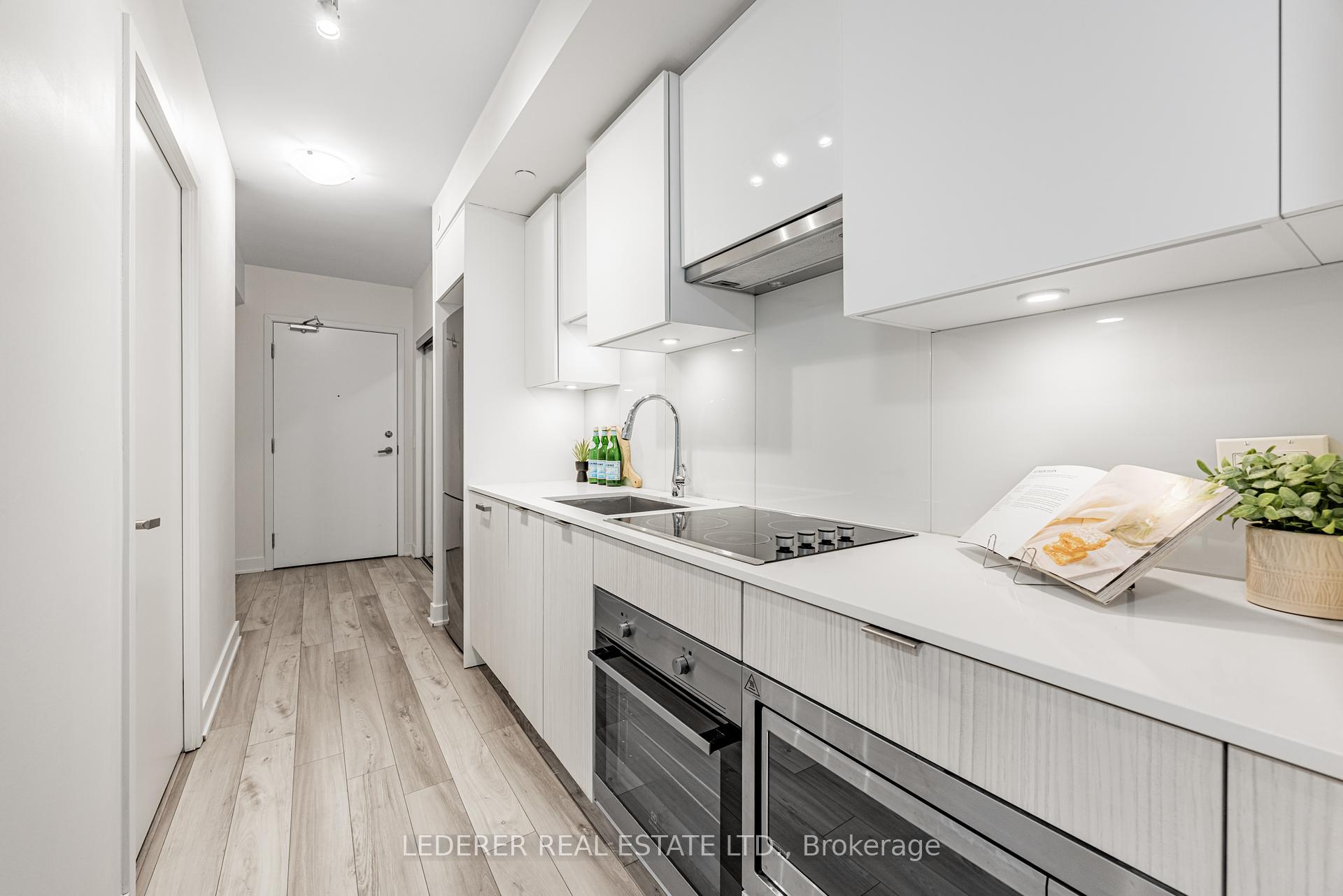 2 Bedrooms Condo at 195 Redpath, Toronto For sale