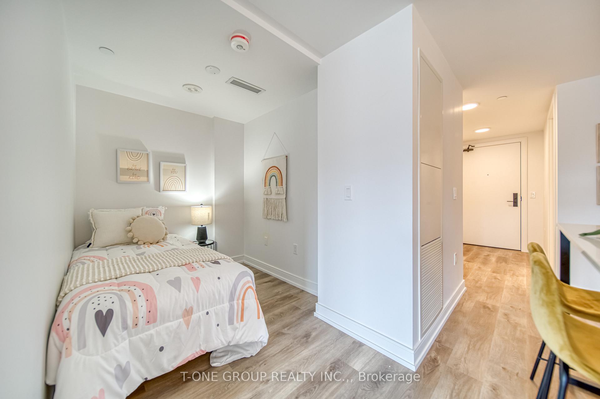 2 Bedrooms Condo at 1 Jarvis, Hamilton For sale