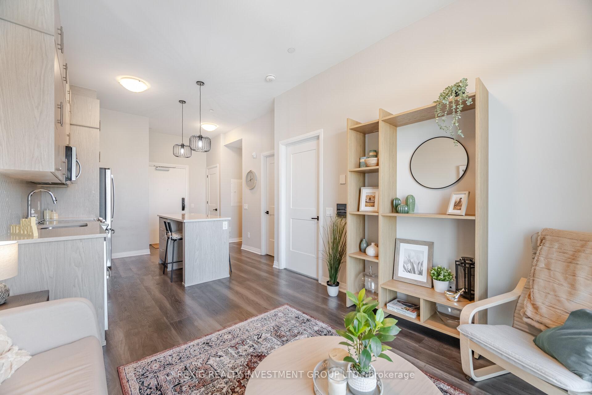 2 Bedrooms Condo at 95 DUNDAS, Oakville For sale