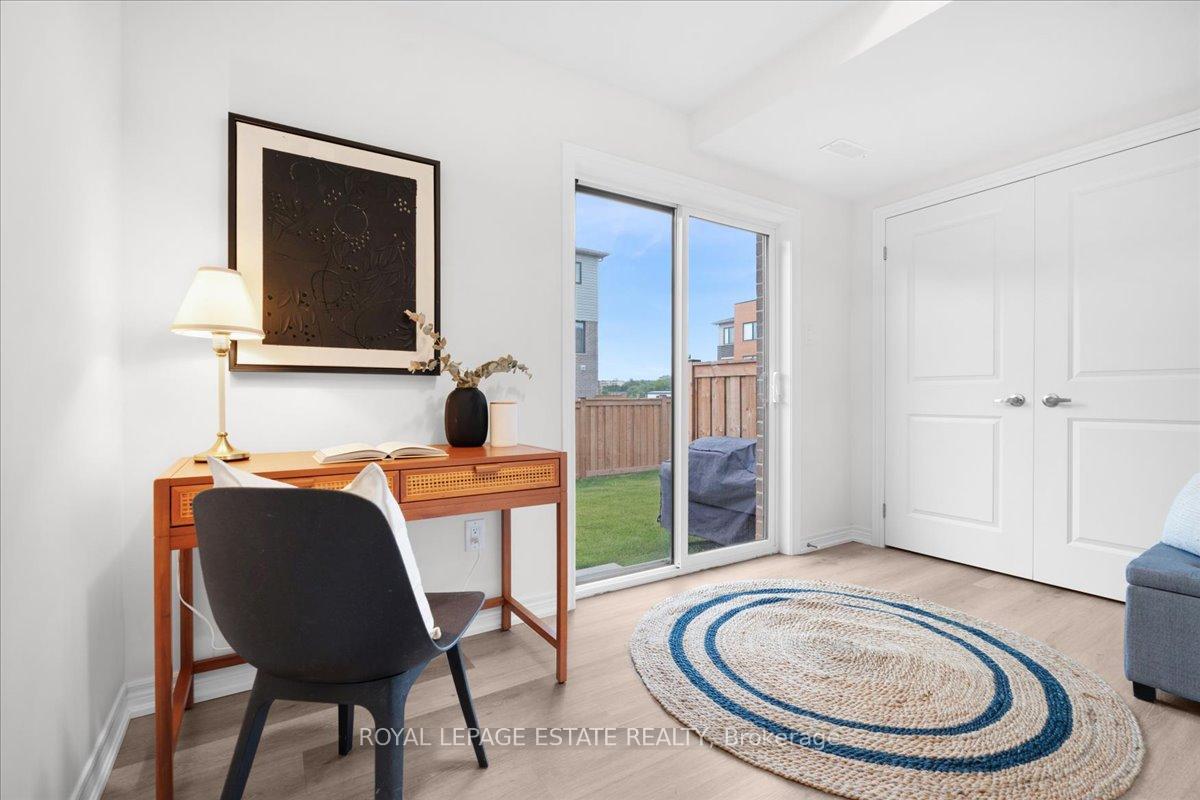 3 Bedrooms Condo at 39 Radison, Hamilton For sale
