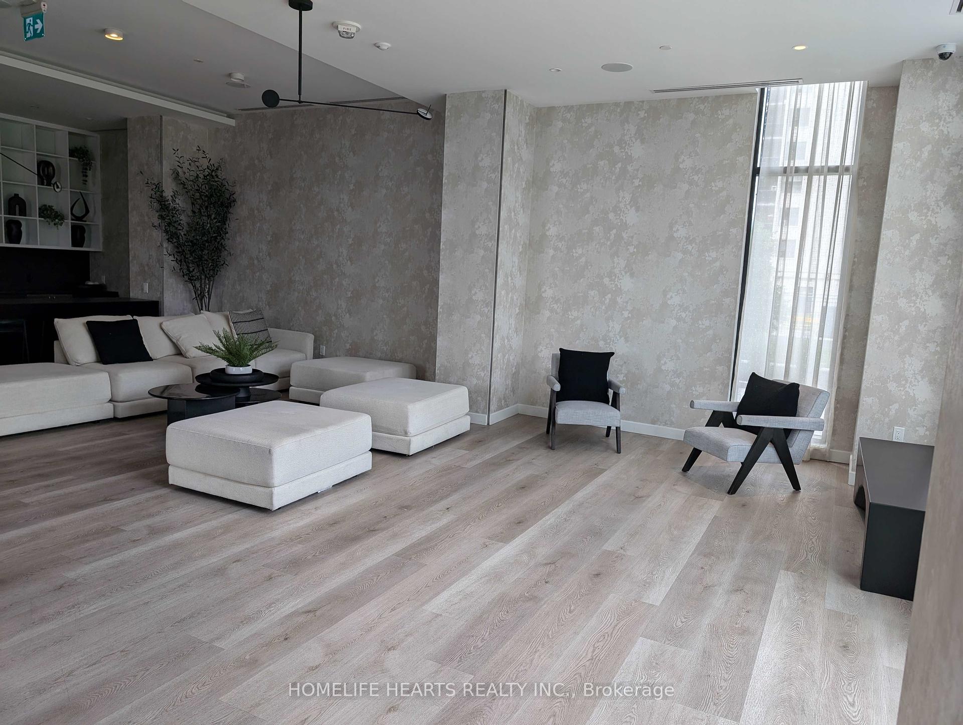 3 Bedrooms Condo at 86 Dundas, Mississauga For sale