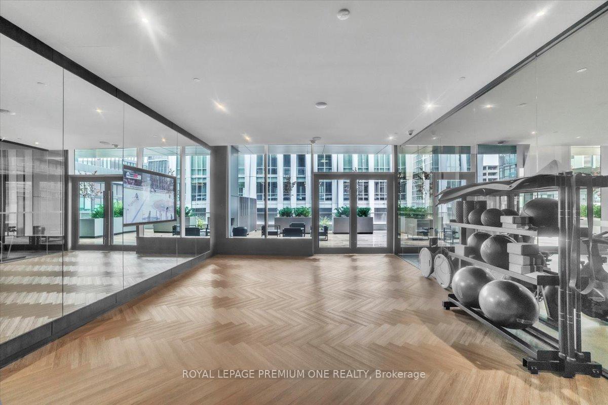2 Bedrooms Condo at 11 Yorkville, Toronto For sale