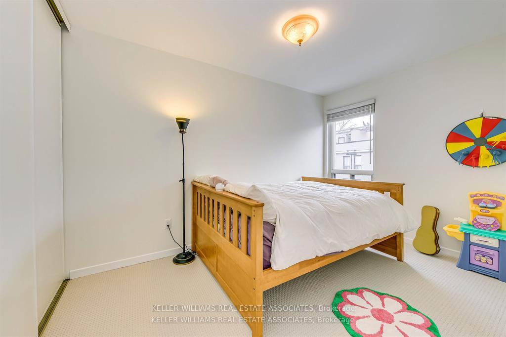4 Bedrooms Condo at 24 Reid, Mississauga For sale