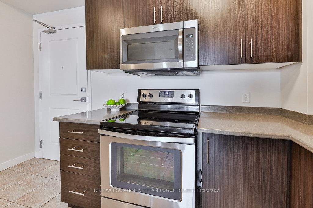 1 Bedroom Condo at 2490 Old Bronte,  Oakville For sale