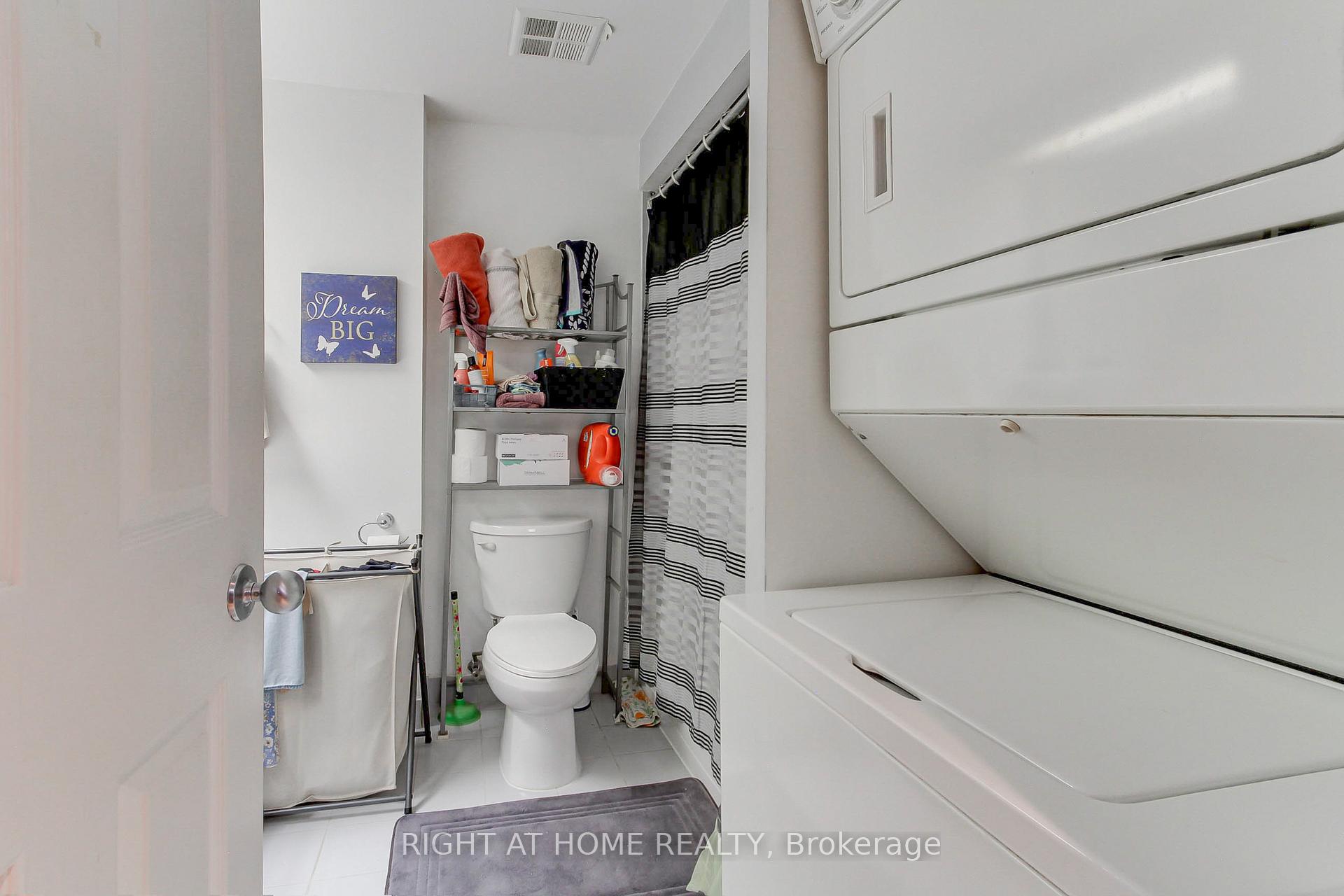 1 Bedroom Condo at 77 Harbour, Toronto For sale