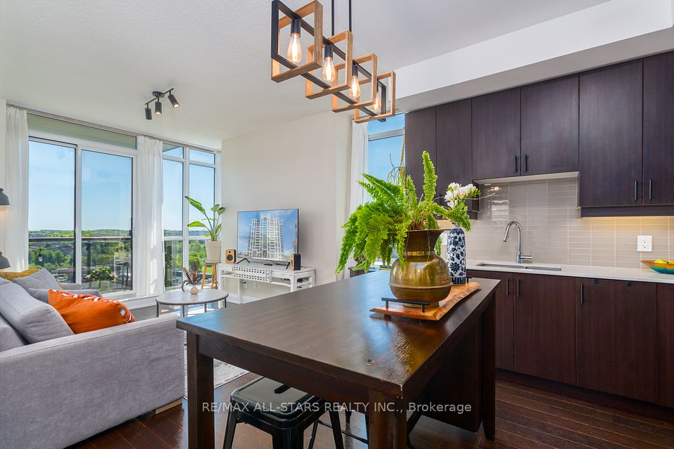 9582 Markham