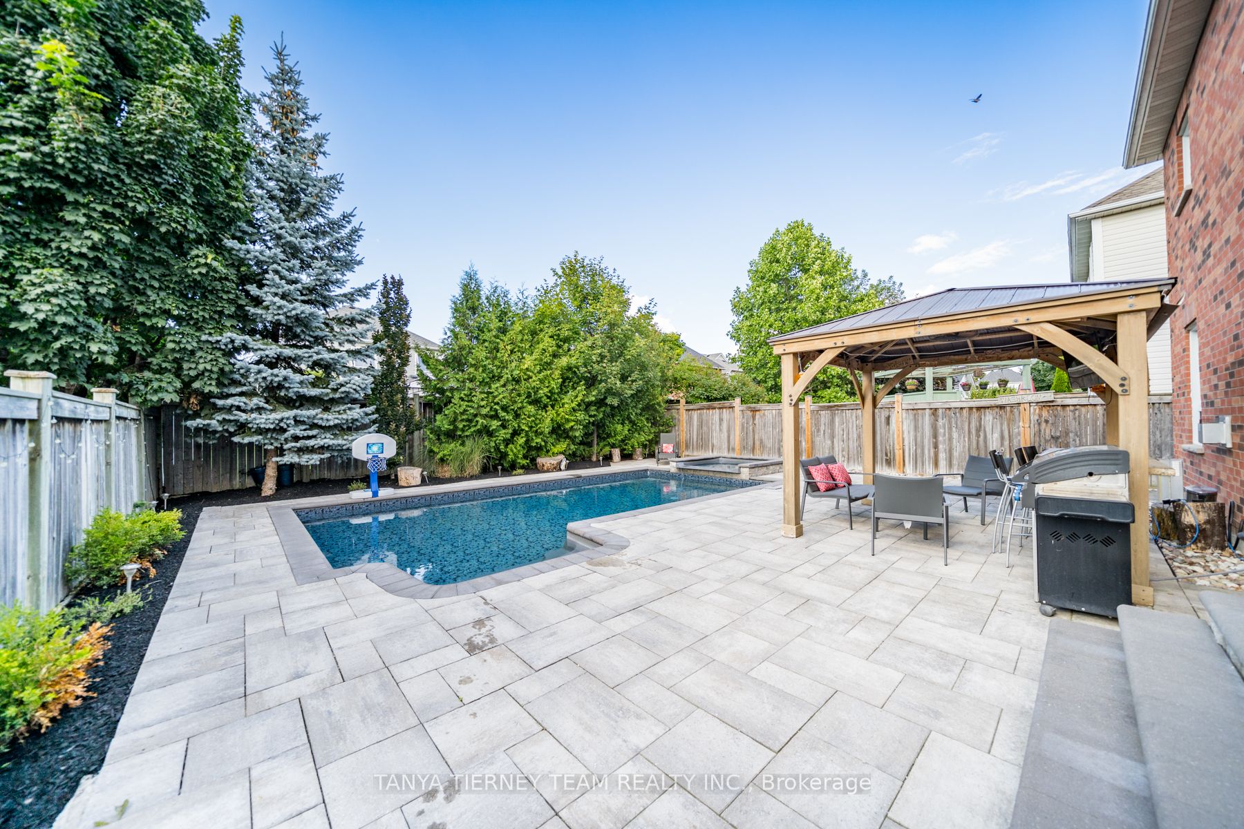 8 Nathan Avenue