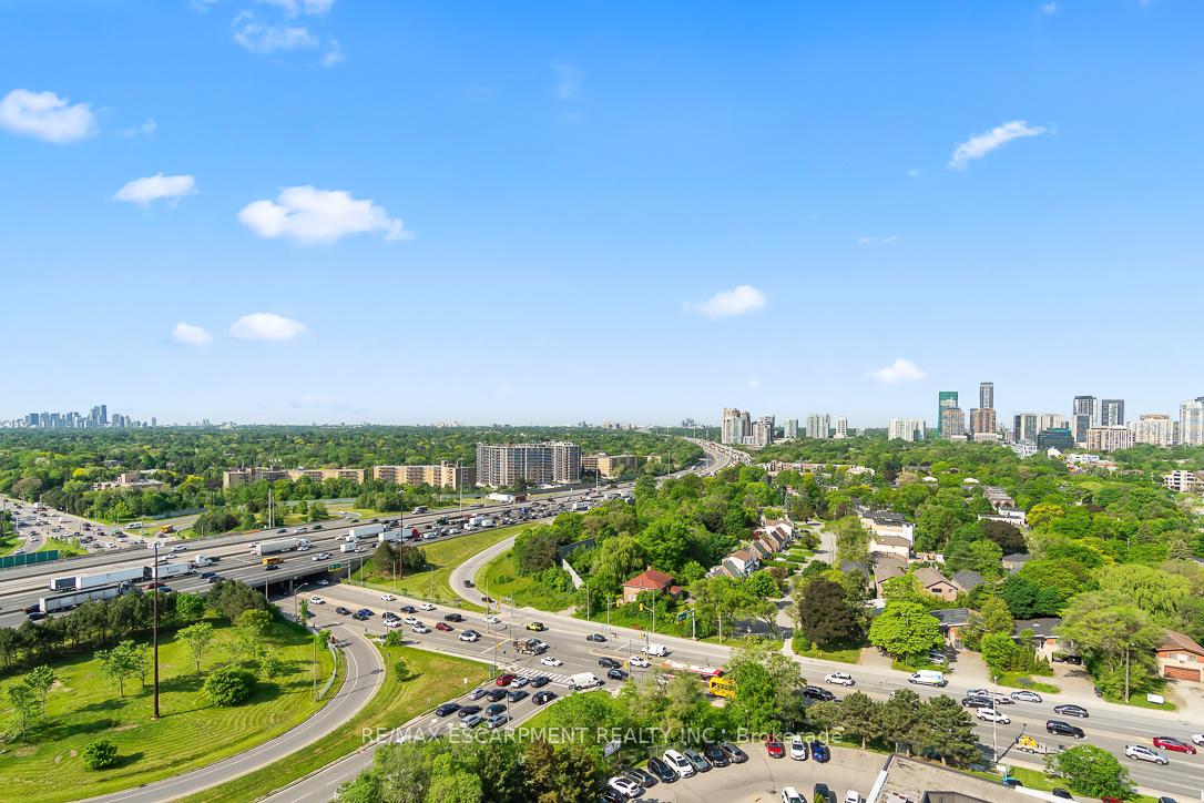 1 Bedroom Condo at 18 Kenaston, Toronto For sale