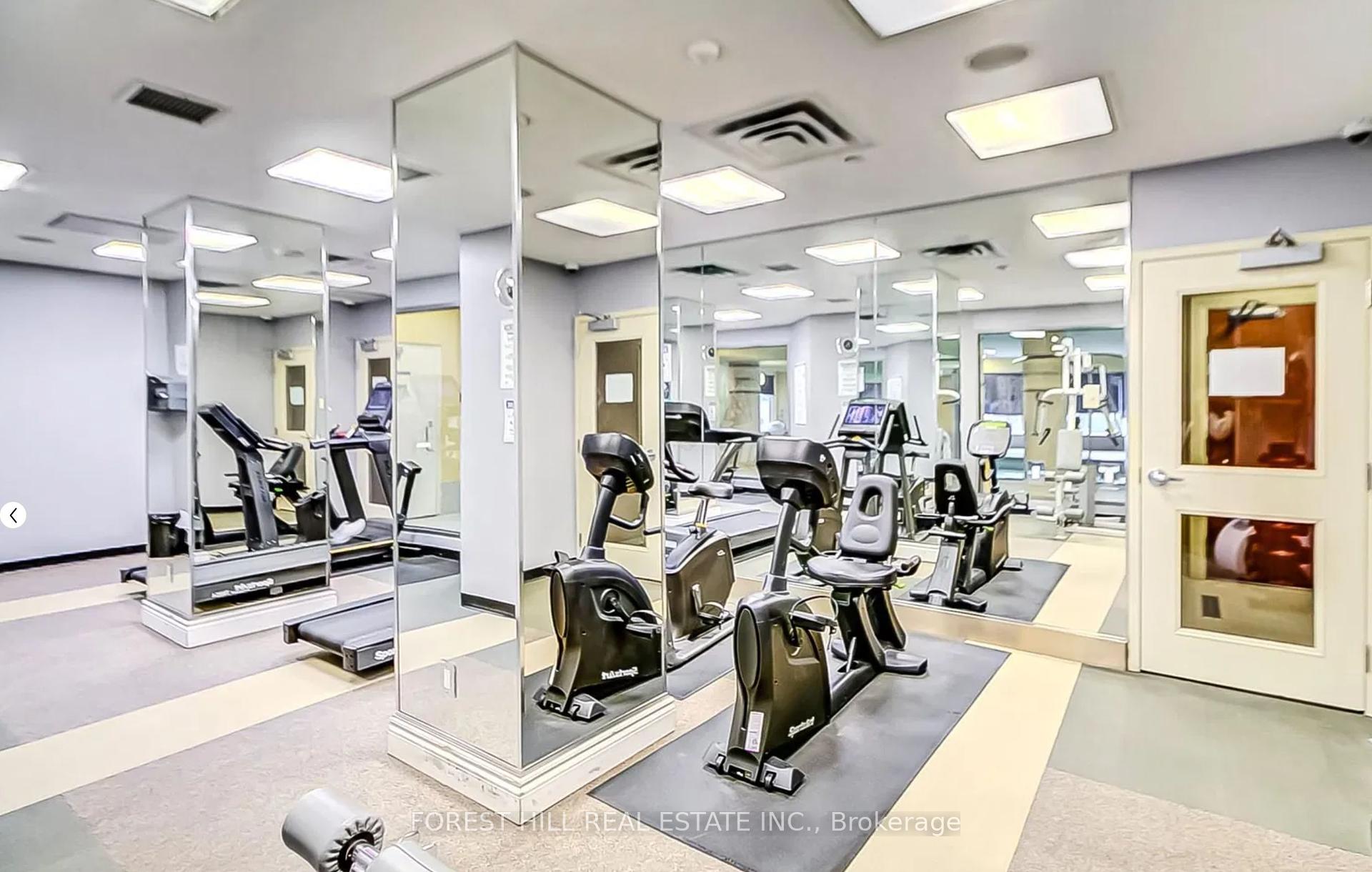 3 Bedrooms Condo at 21 Hillcrest, Toronto For sale