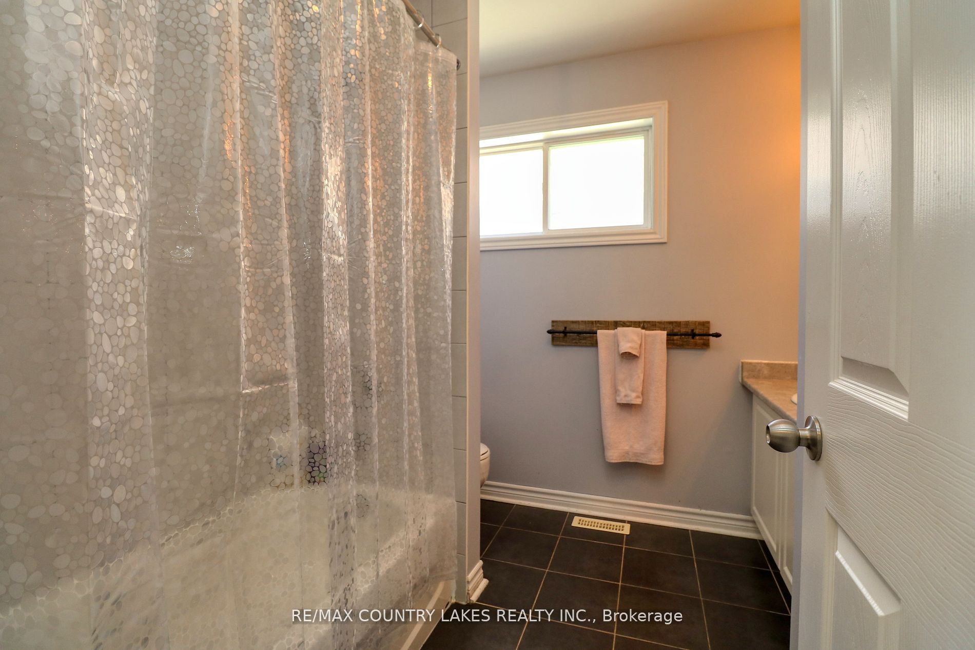 8 Fallingbrook Crescent