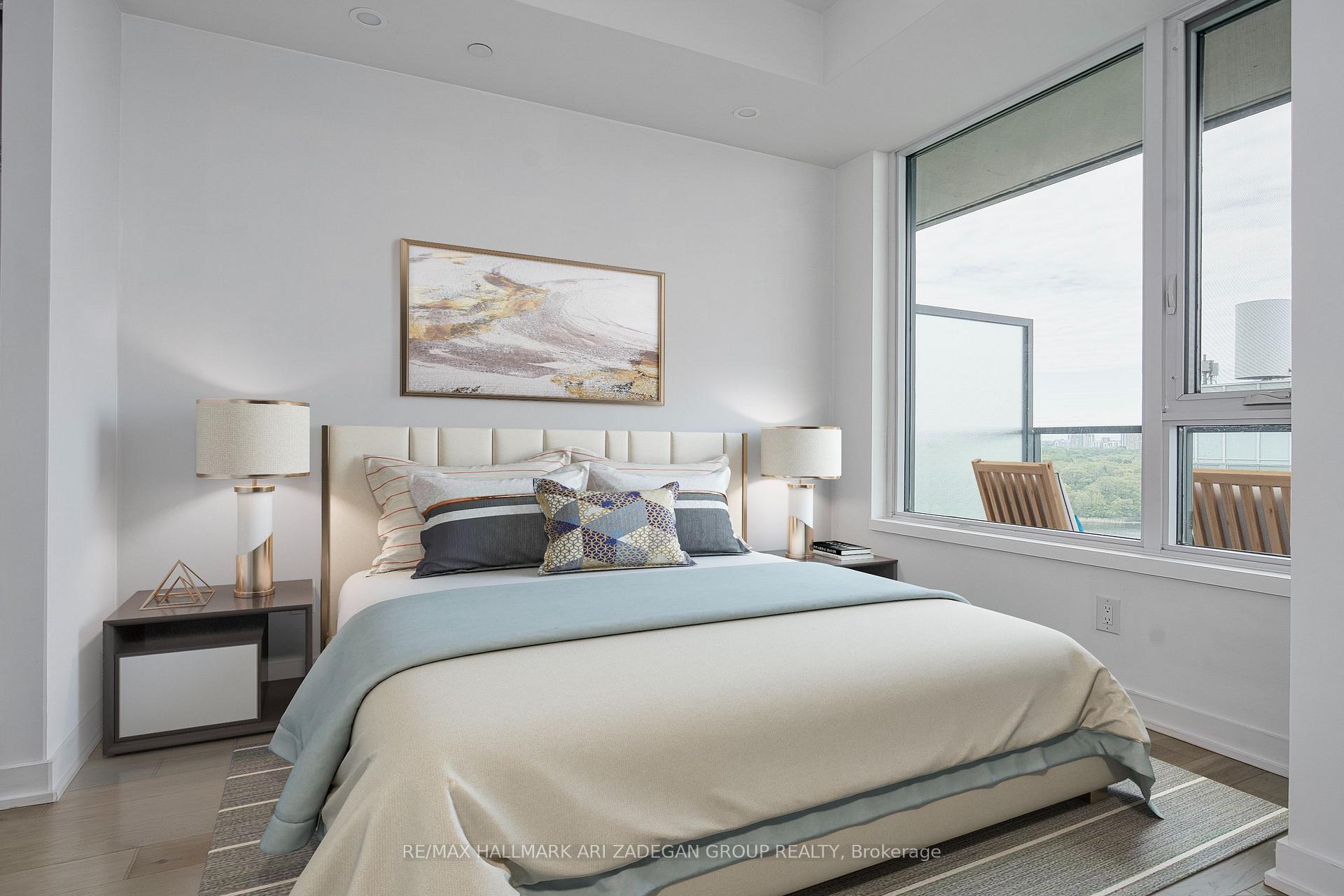 3 Bedrooms Condo at 1926 Lake Shore, Toronto For sale