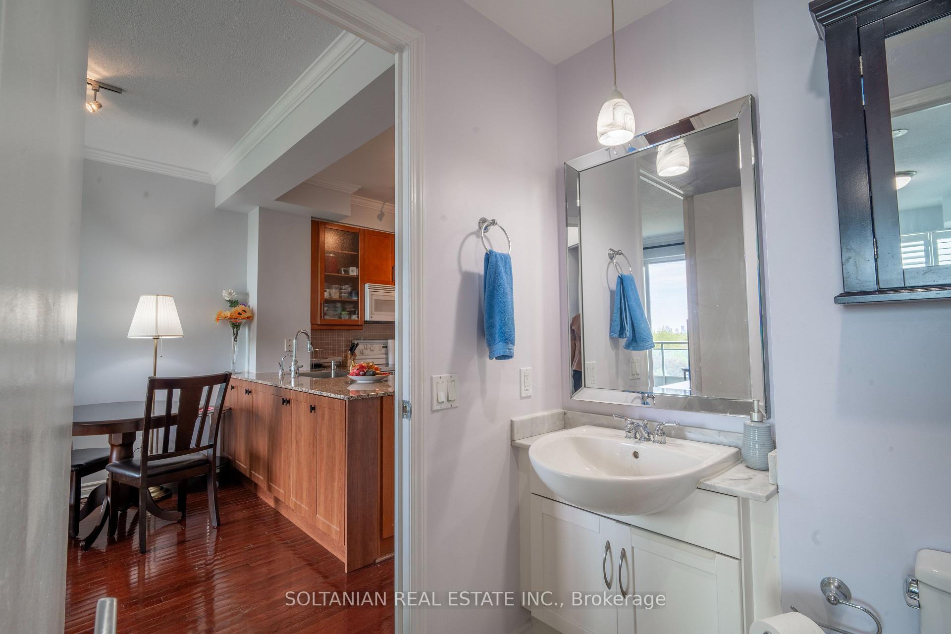 2 Bedrooms Condo at 60 Byng, Toronto For sale