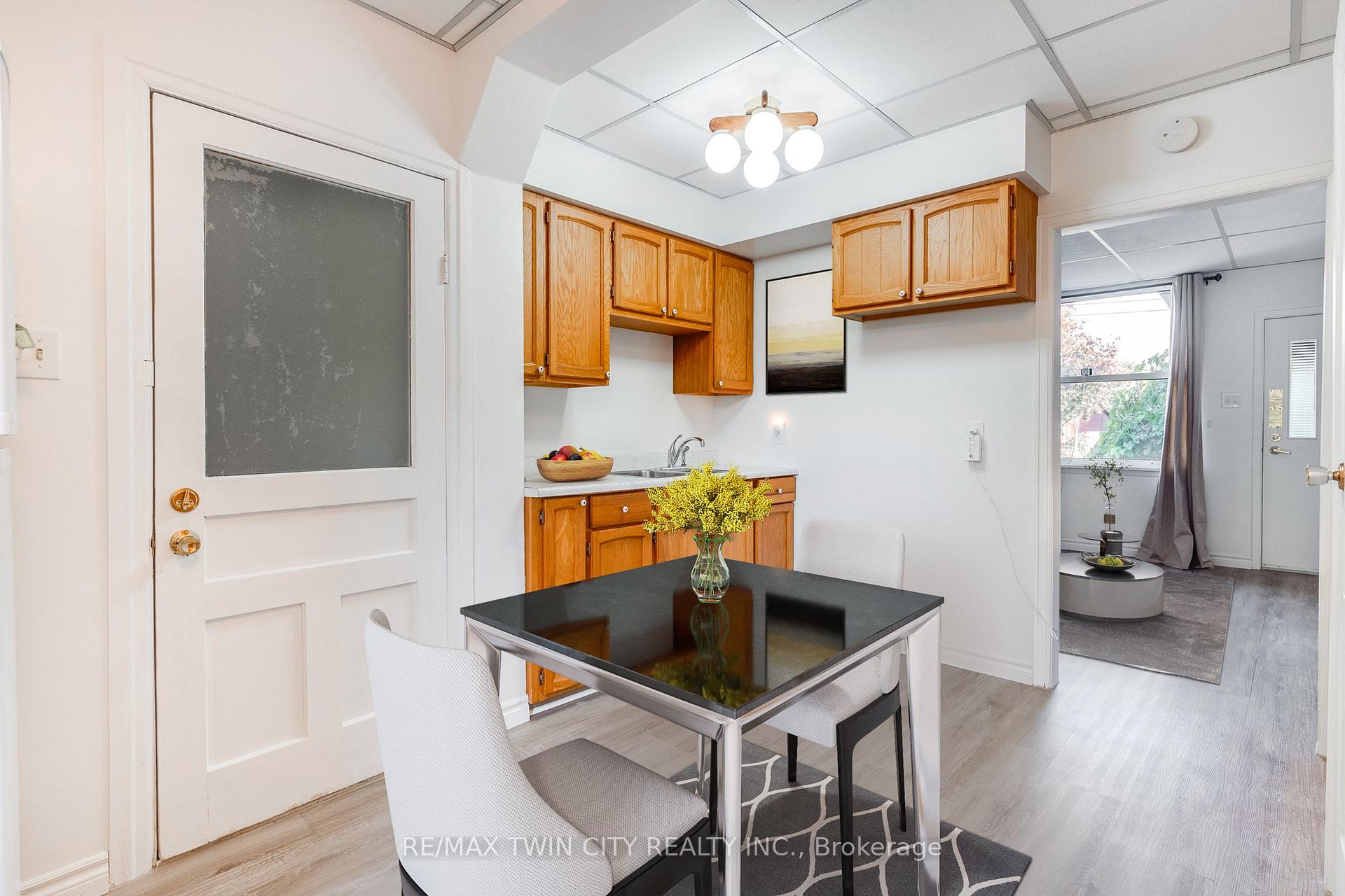 4 Bedrooms Other at 45 East Bend, Hamilton For sale