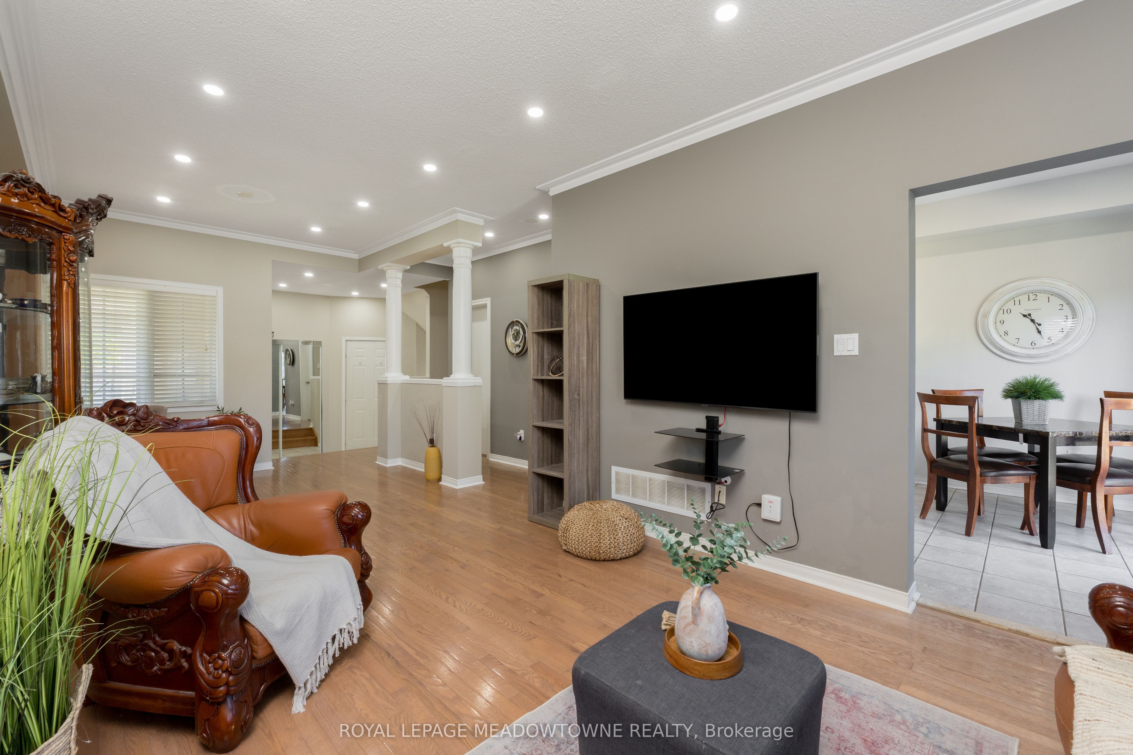 1876 Stevington Crescent