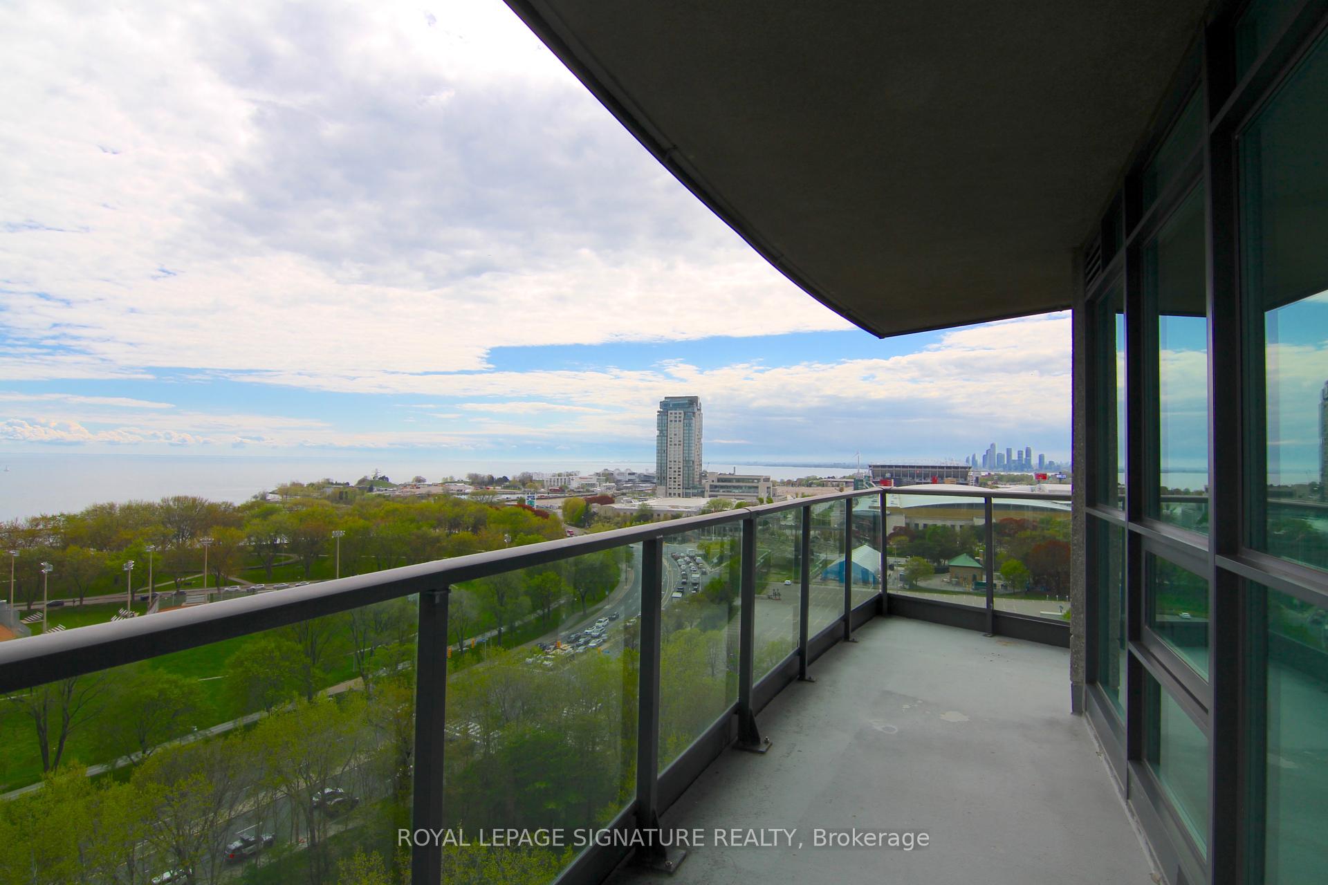 2 Bedrooms Condo at 219 Fort York,  Toronto For sale