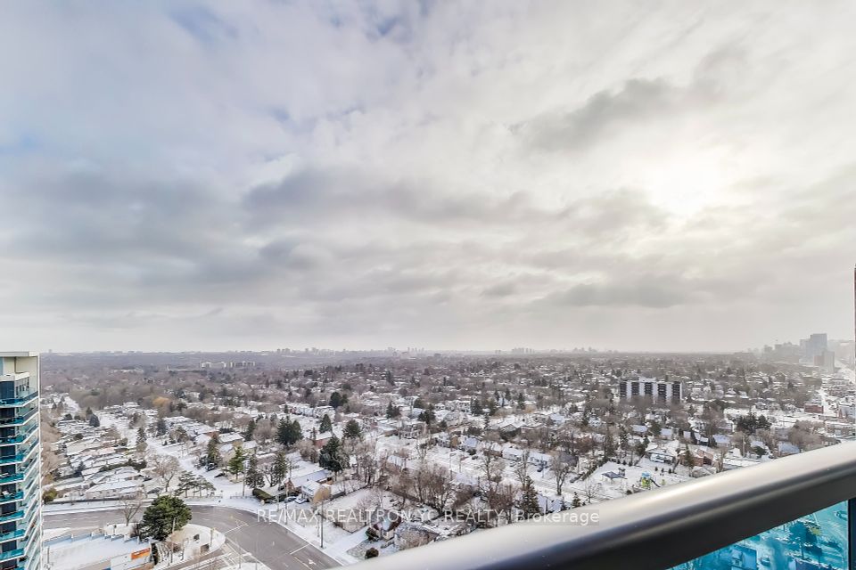 7161 Yonge