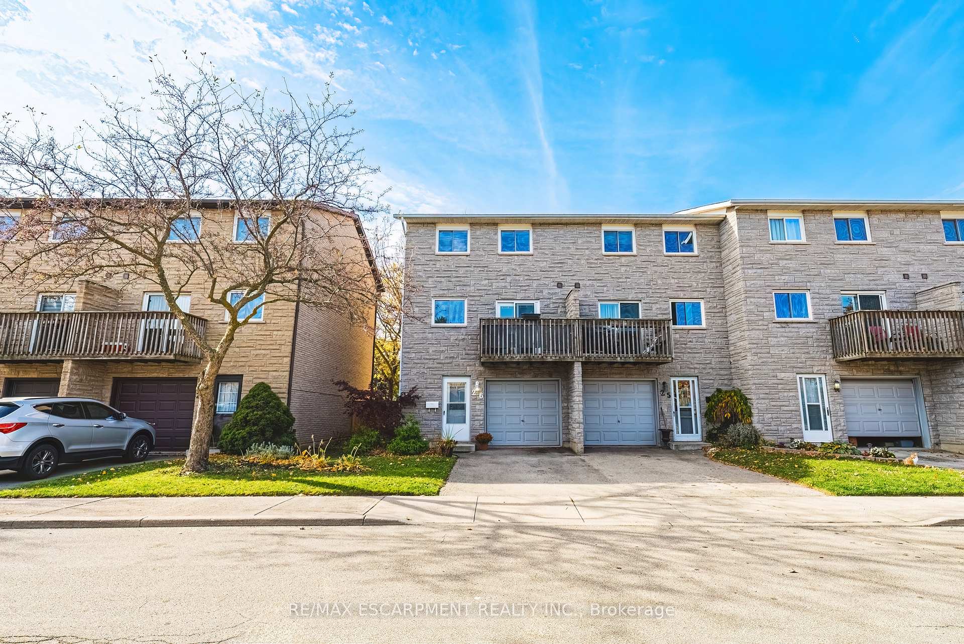 3 Bedrooms Condo at 1155 Paramount, Hamilton For sale