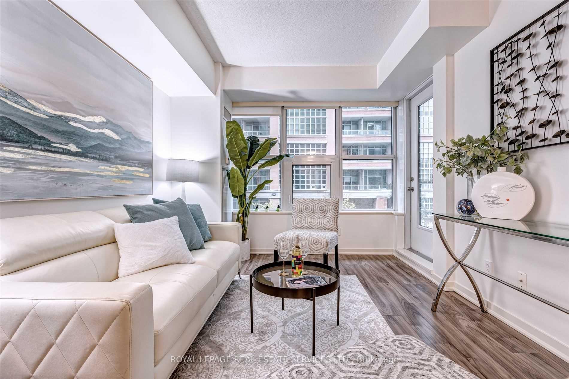 2 Bedrooms Condo at 59 East Liberty, Toronto For sale