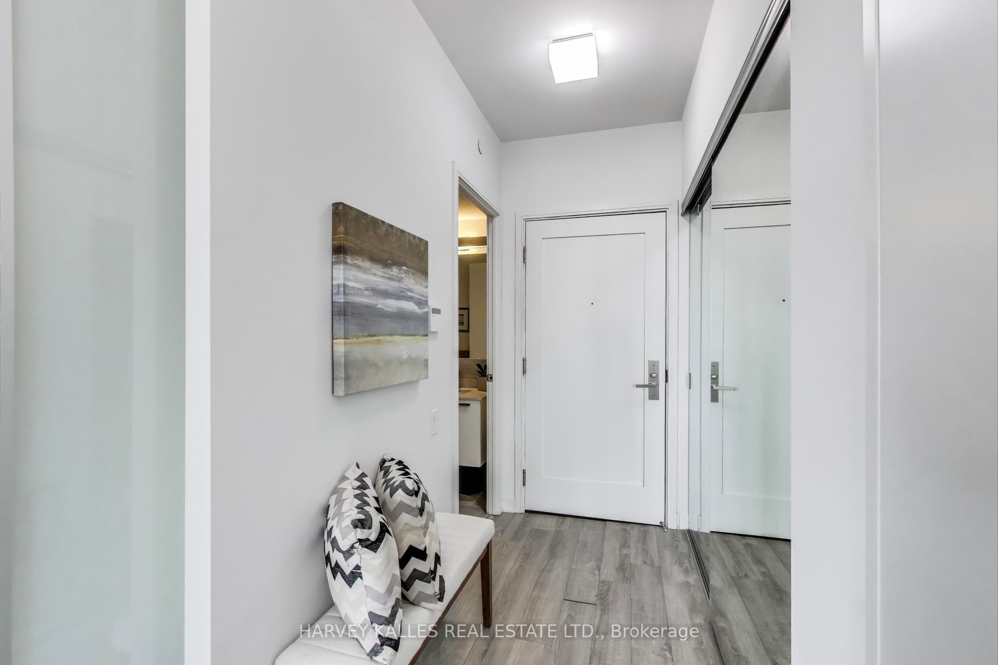 28 Wellesley Street E, #2408