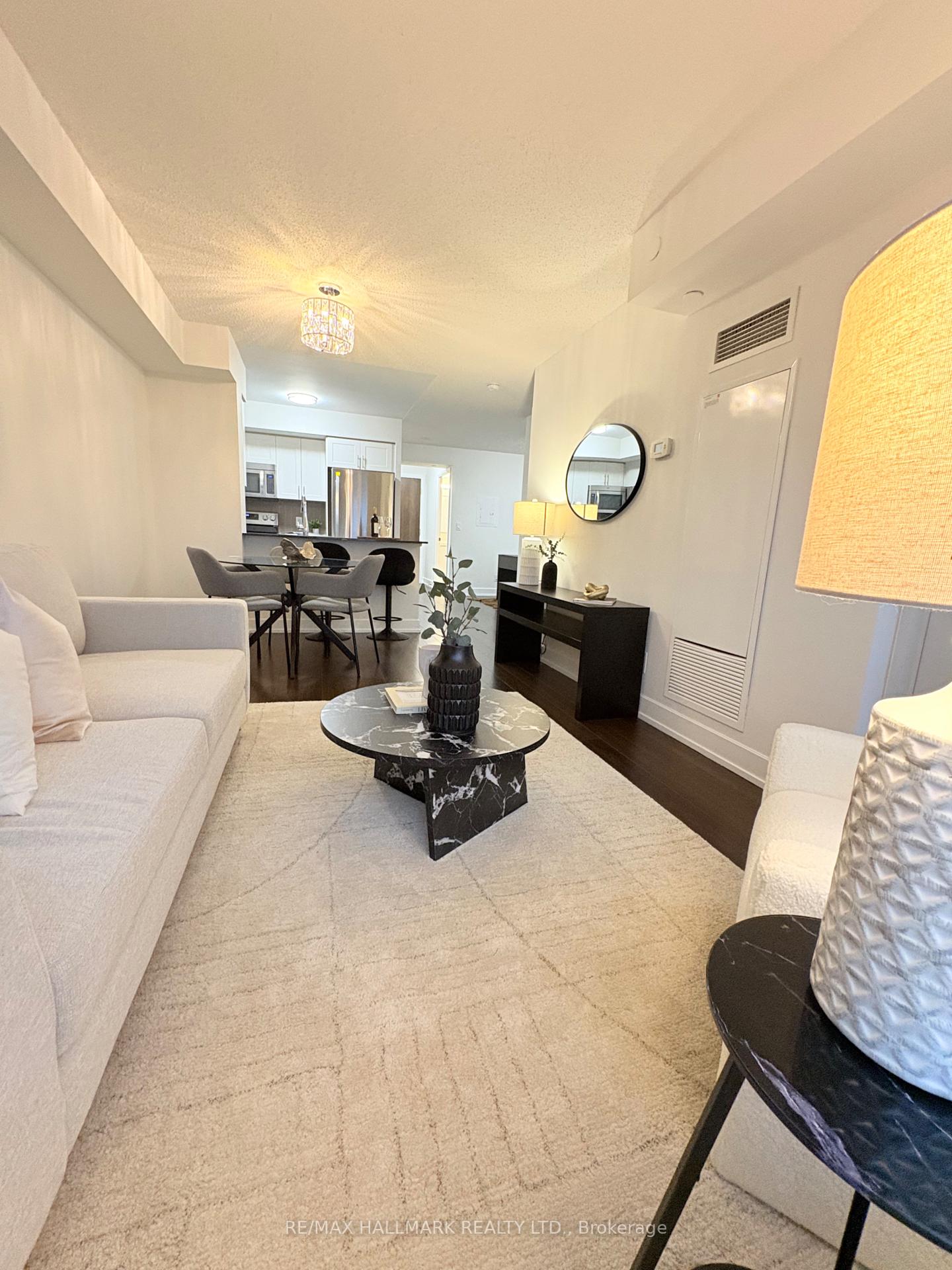 2 Bedrooms Condo at 2 EVA, Toronto For sale